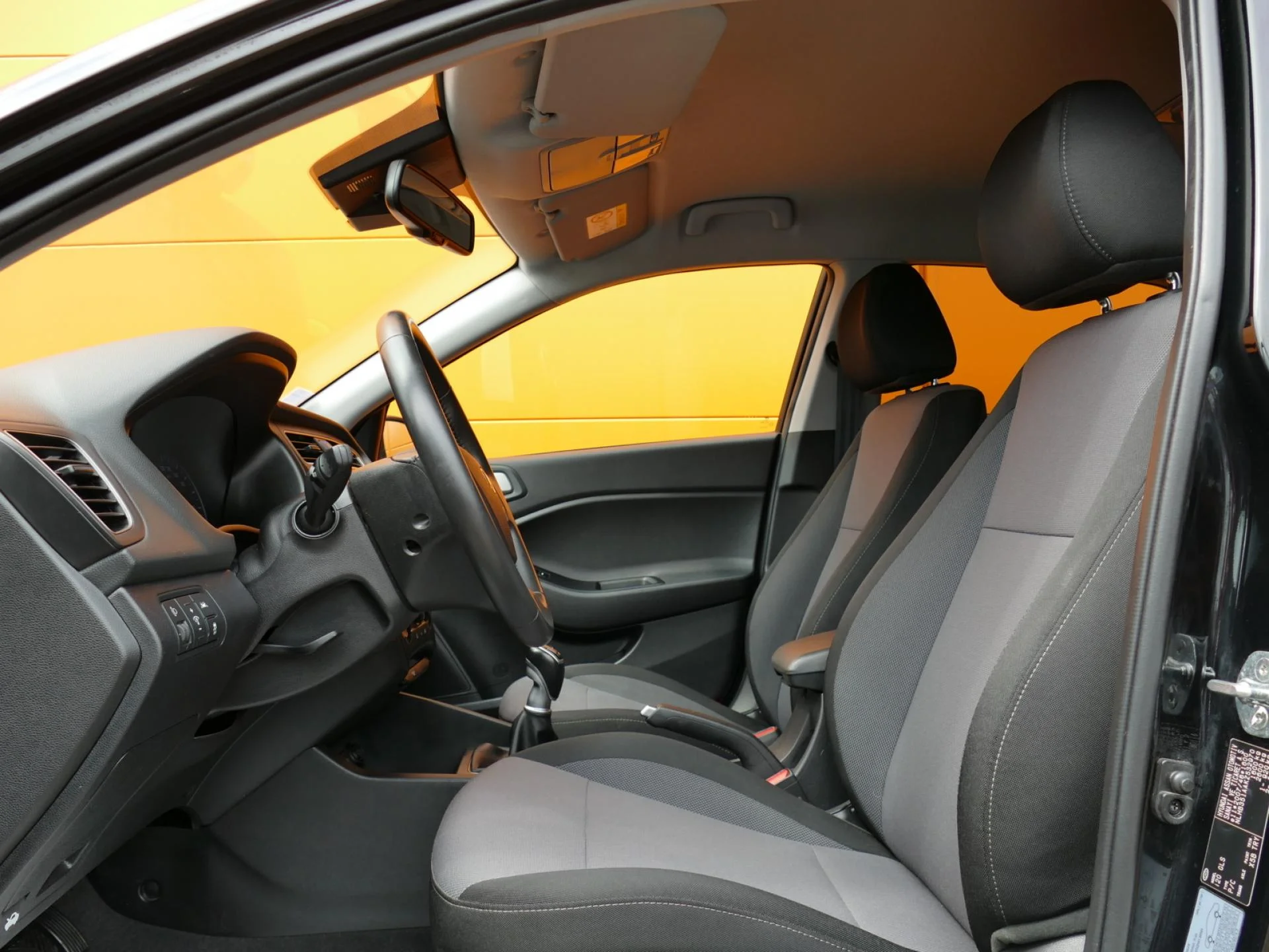 HYUNDAI i20 - Miniature 6 sur 32 - Cliquer pour voir cette photo