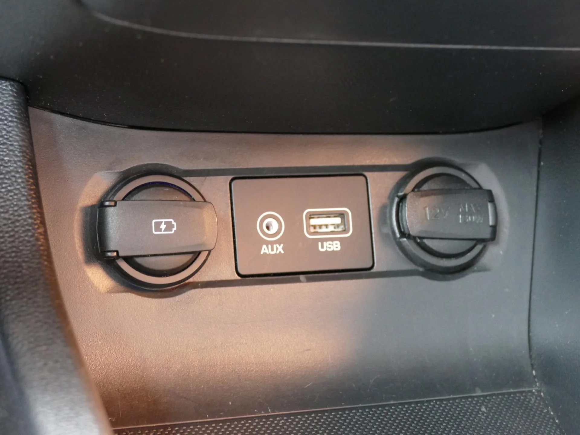 HYUNDAI i20 - Miniature 18 sur 32 - Cliquer pour voir cette photo