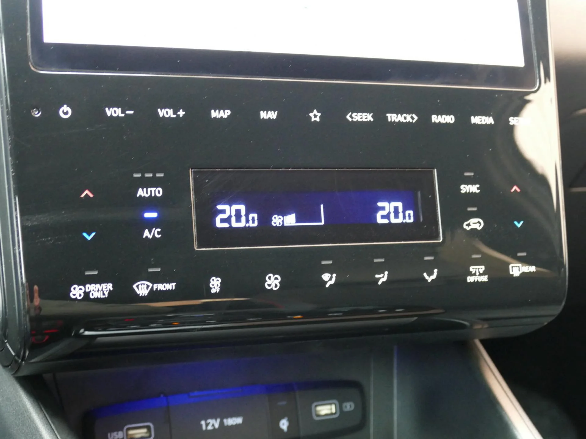 HYUNDAI TUCSON - Miniature 12 sur 32 - Cliquer pour voir cette photo