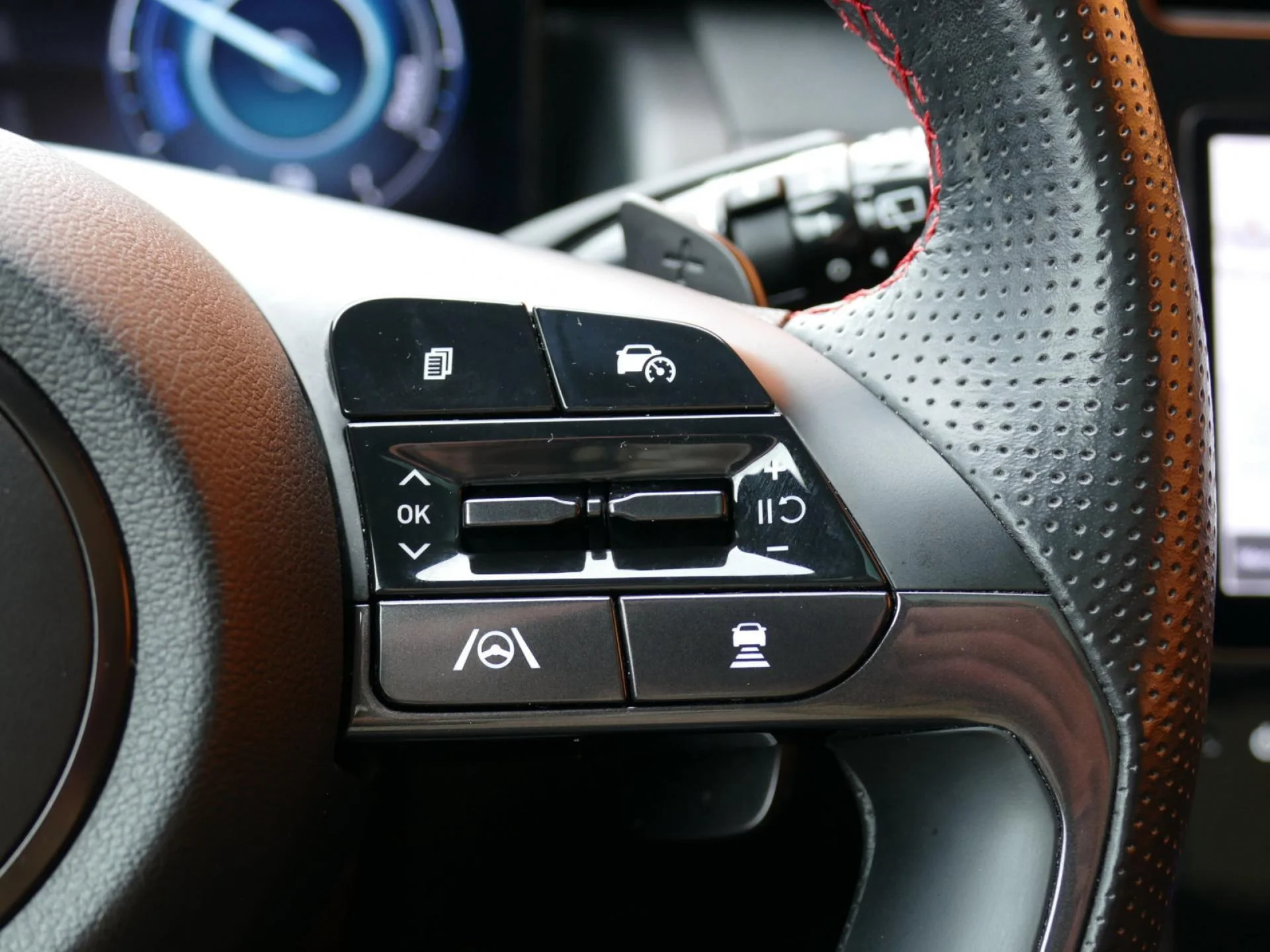 HYUNDAI TUCSON - Miniature 17 sur 38 - Cliquer pour voir cette photo