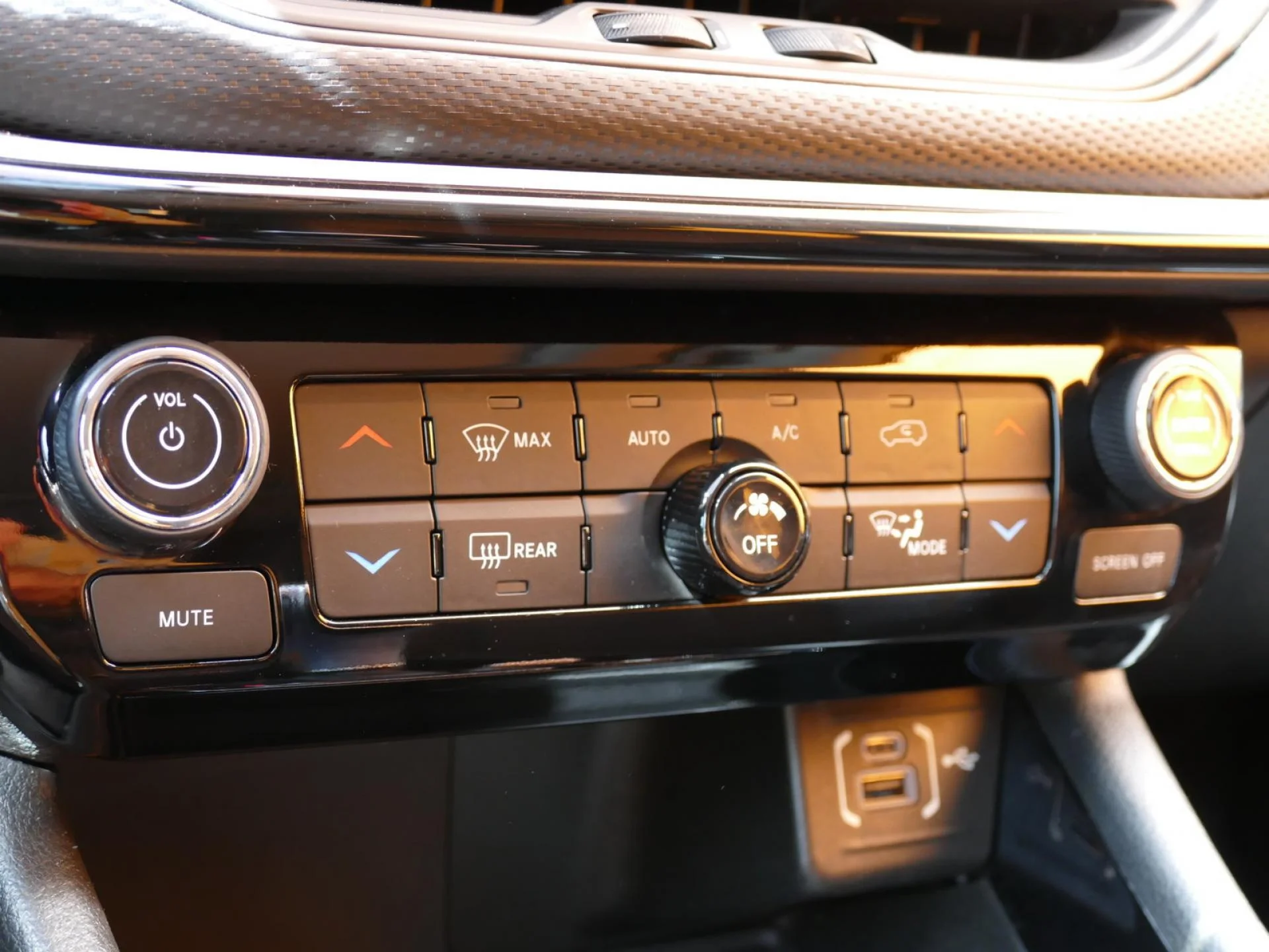 JEEP COMPASS - Miniature 13 sur 27 - Cliquer pour voir cette photo