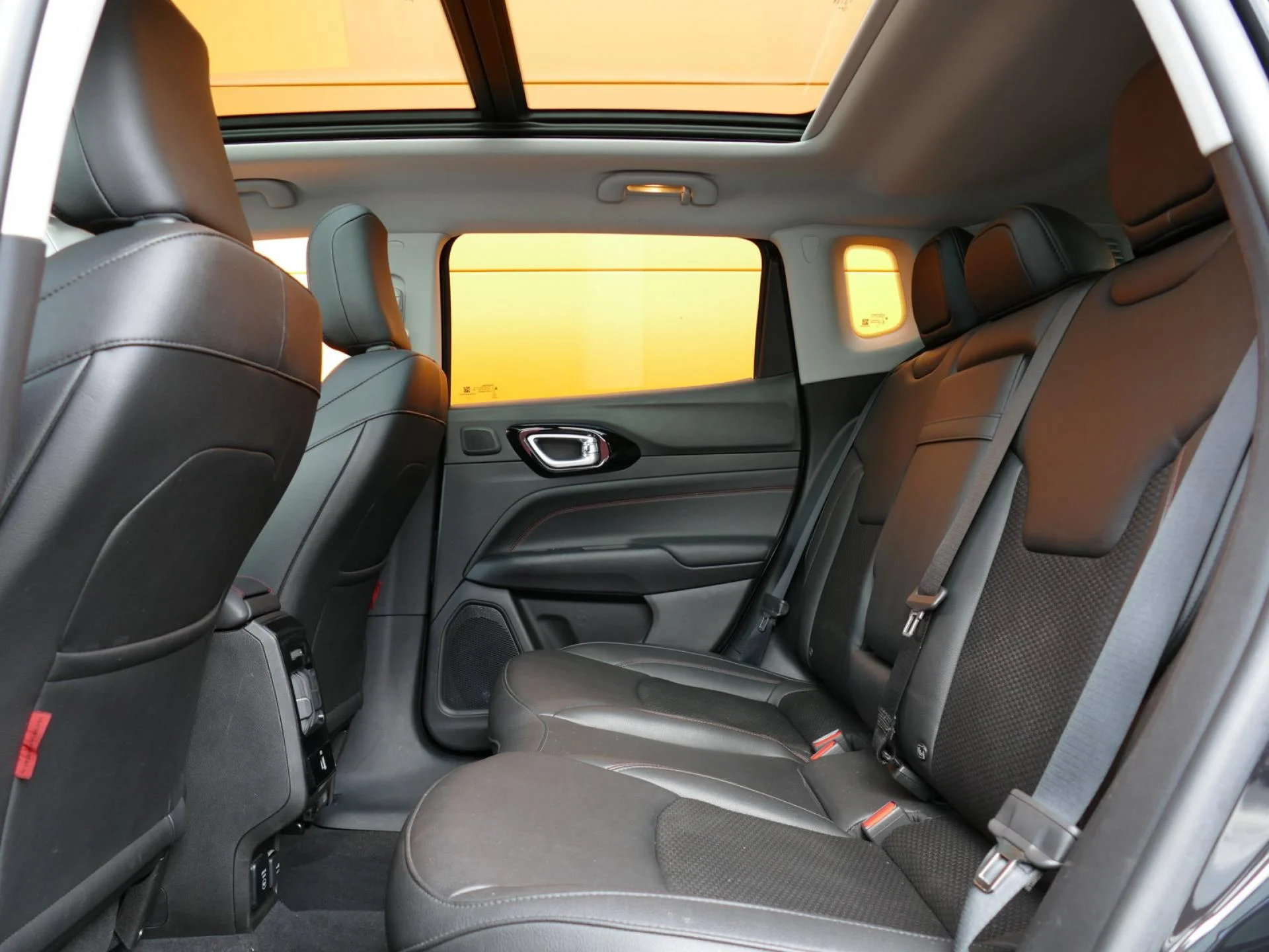 JEEP COMPASS - Miniature 4 sur 27 - Cliquer pour voir cette photo