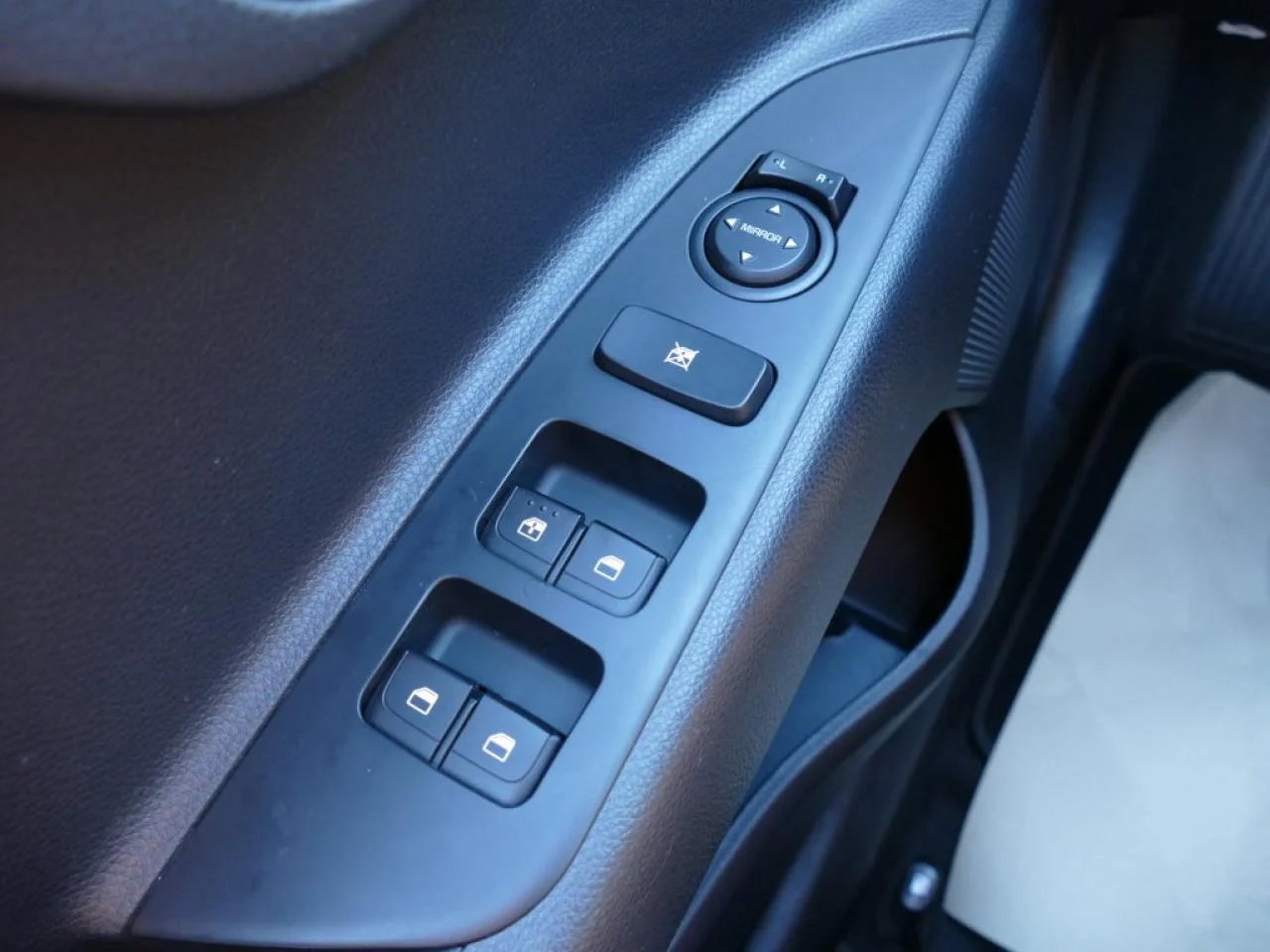 KIA RIO - Miniature 13 sur 20 - Cliquer pour voir cette photo