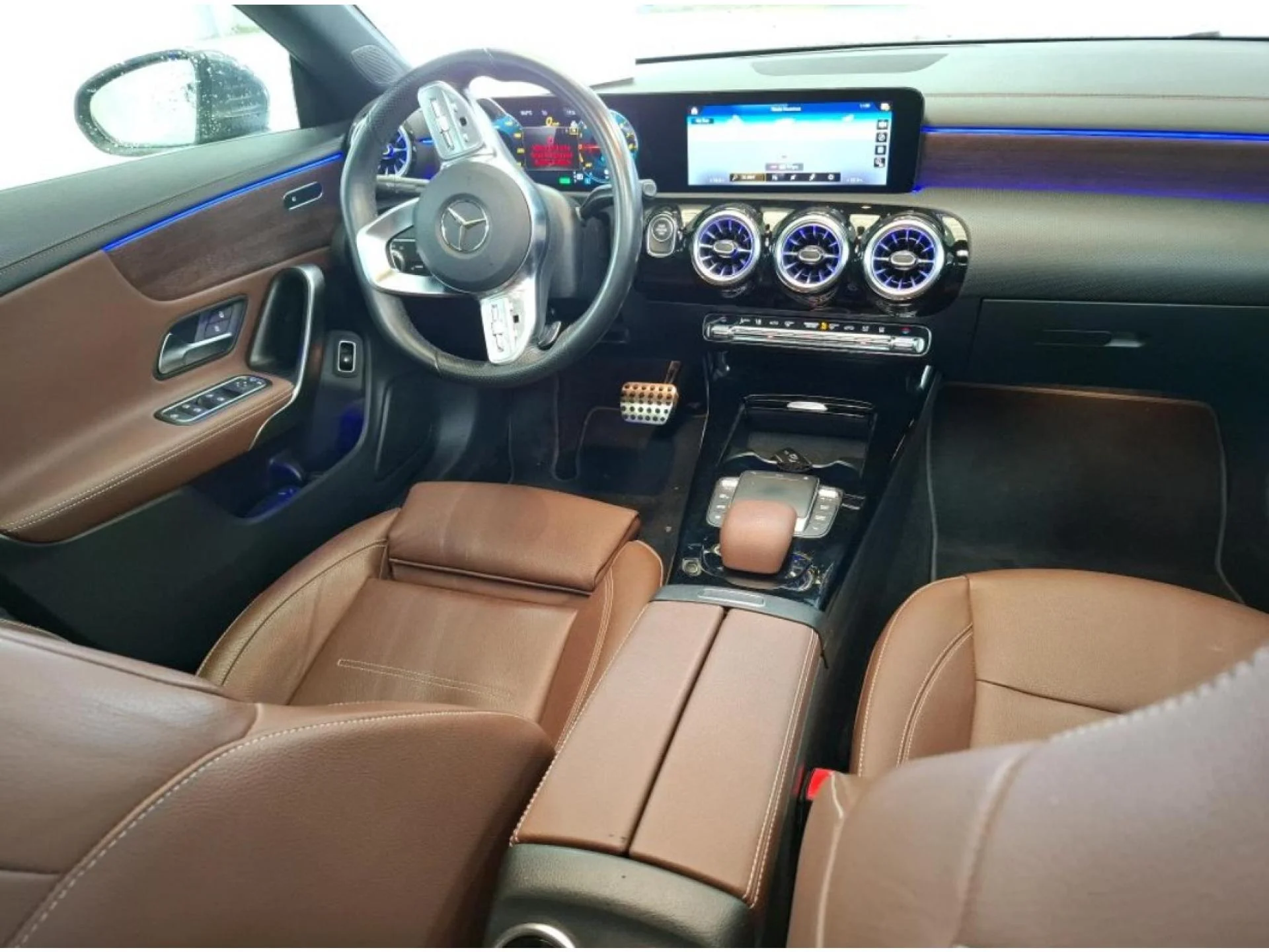 MERCEDES CLA - Miniature 3 sur 5 - Cliquer pour voir cette photo