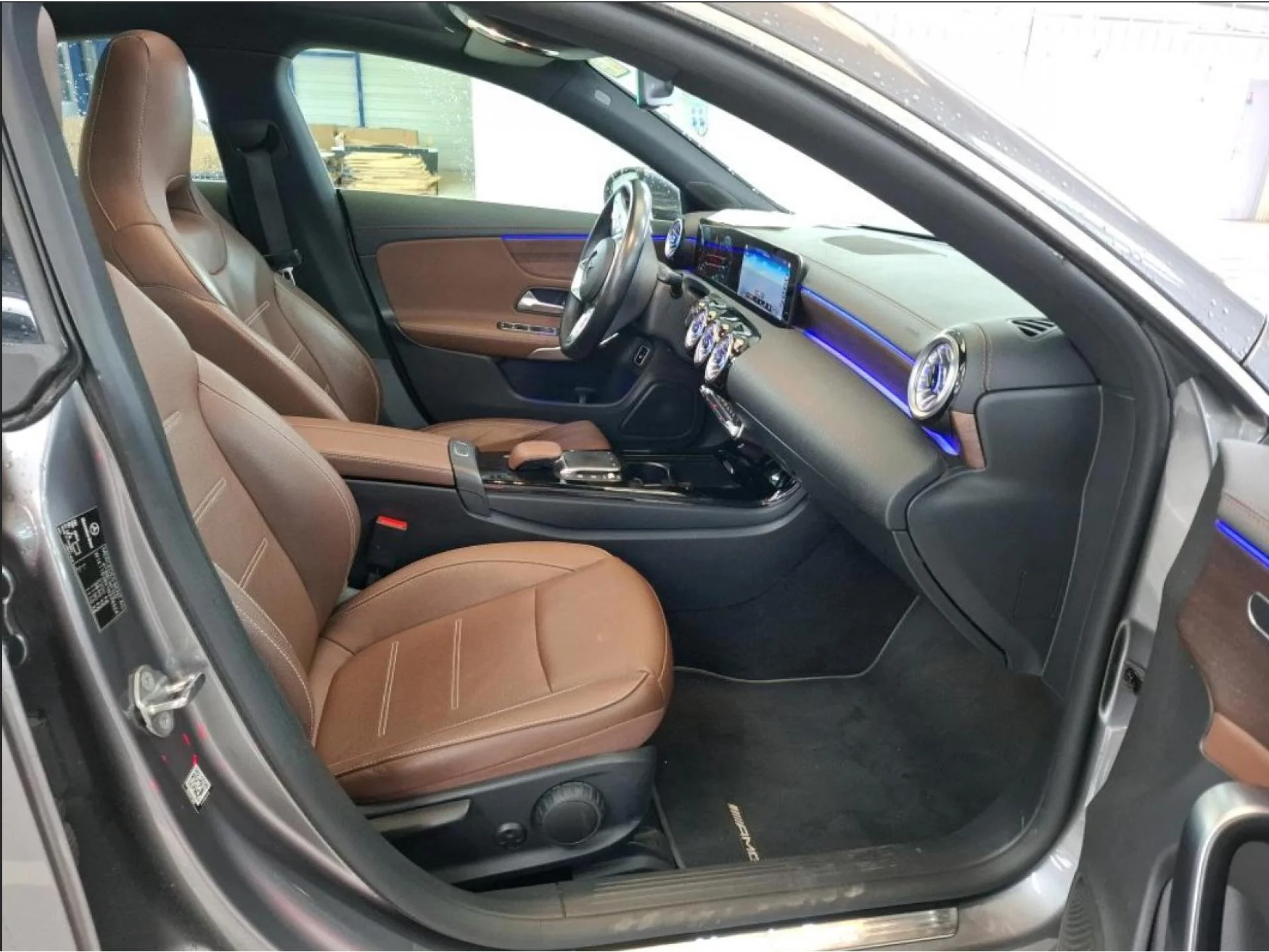 MERCEDES CLA - Miniature 4 sur 5 - Cliquer pour voir cette photo