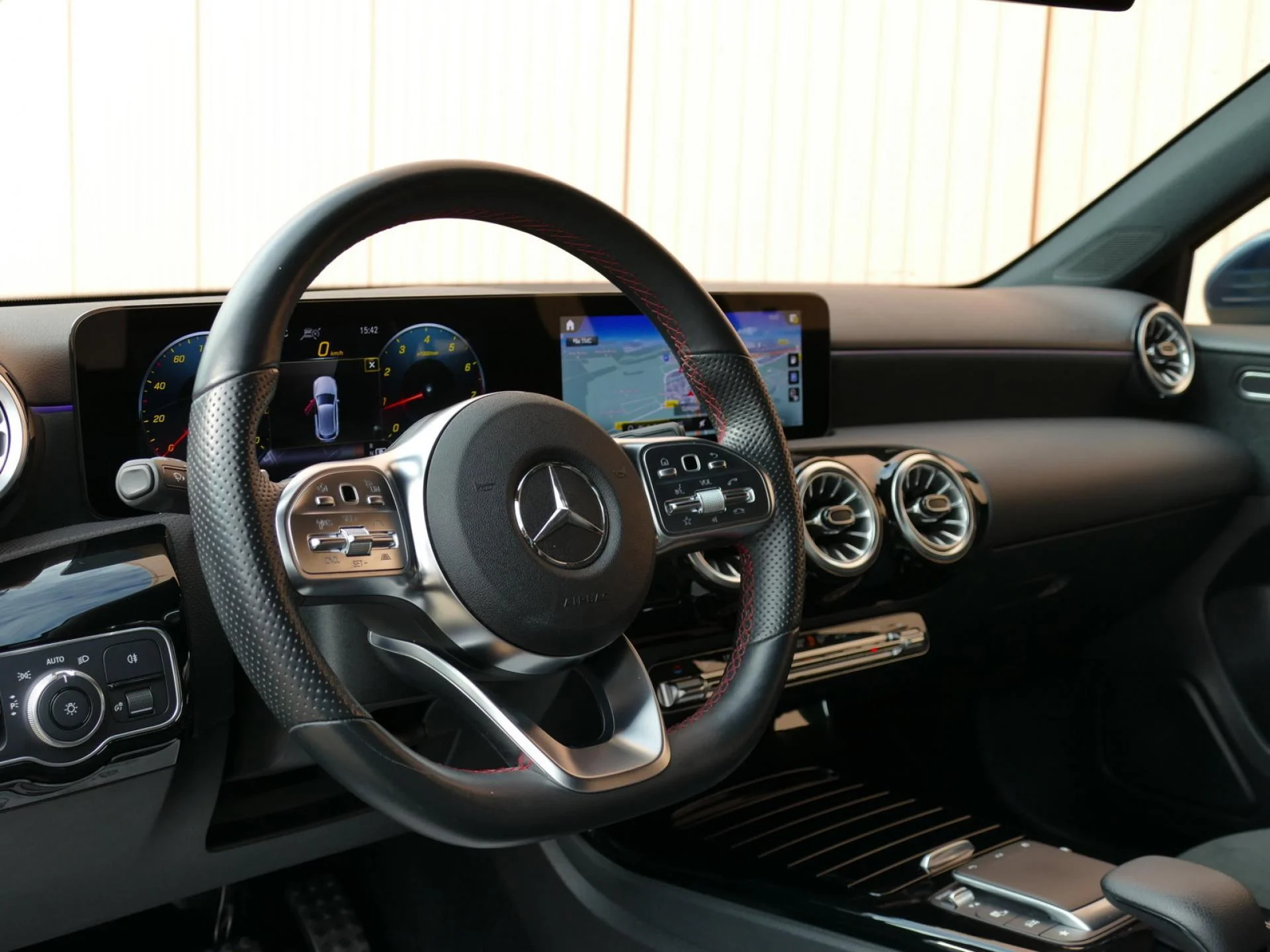 MERCEDES CLASSE A - Miniature 14 sur 27 - Cliquer pour voir cette photo