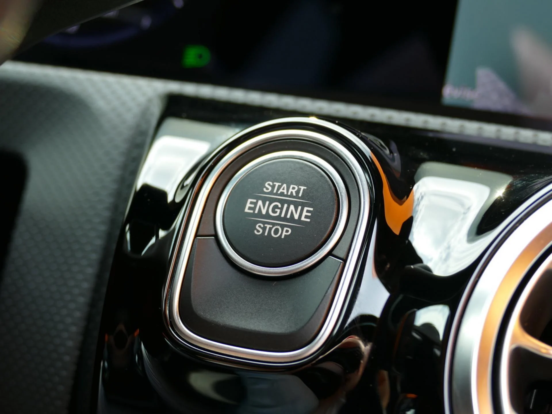 MERCEDES CLASSE A - Miniature 21 sur 32 - Cliquer pour voir cette photo