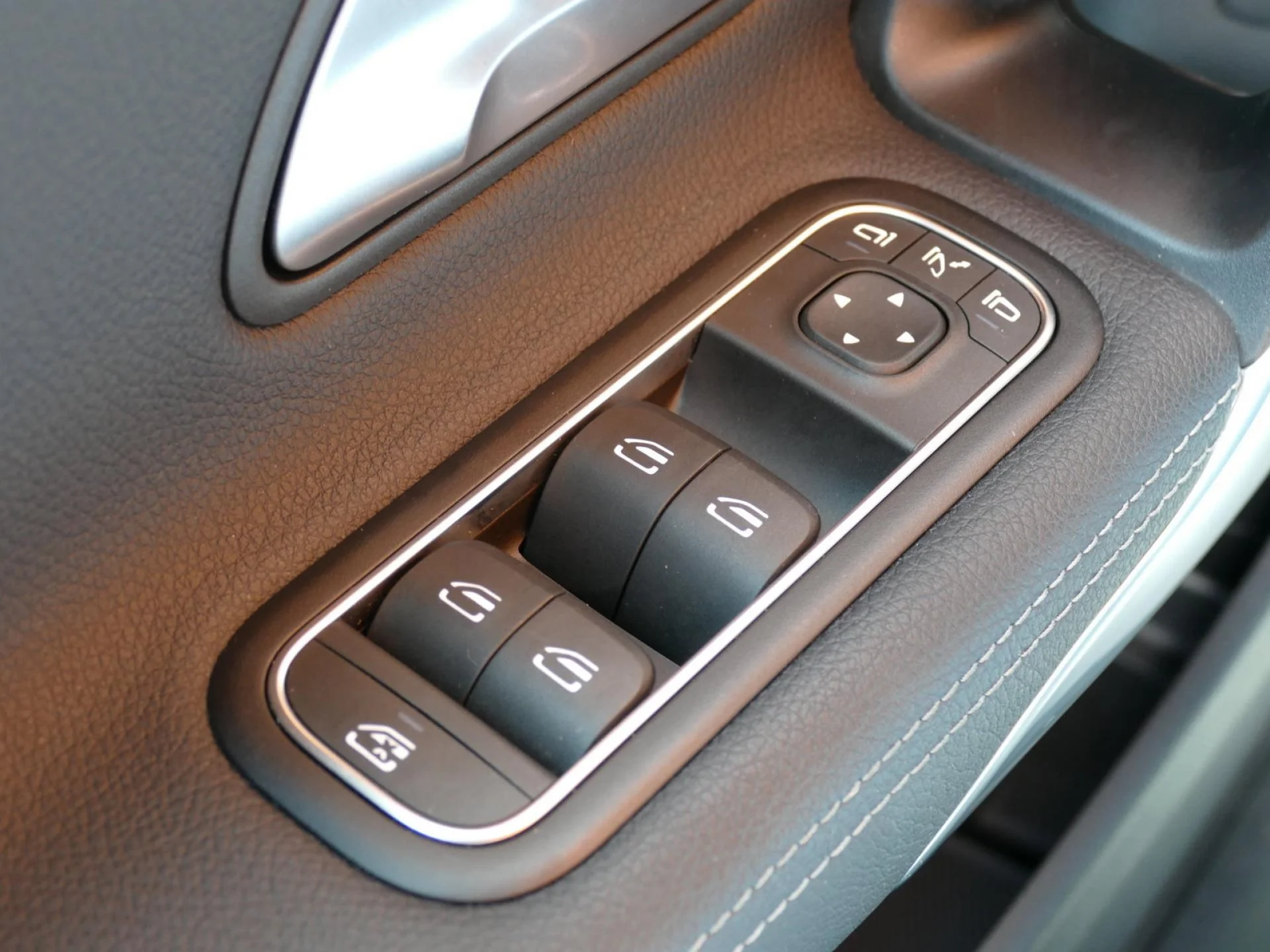 MERCEDES CLASSE A - Miniature 22 sur 32 - Cliquer pour voir cette photo