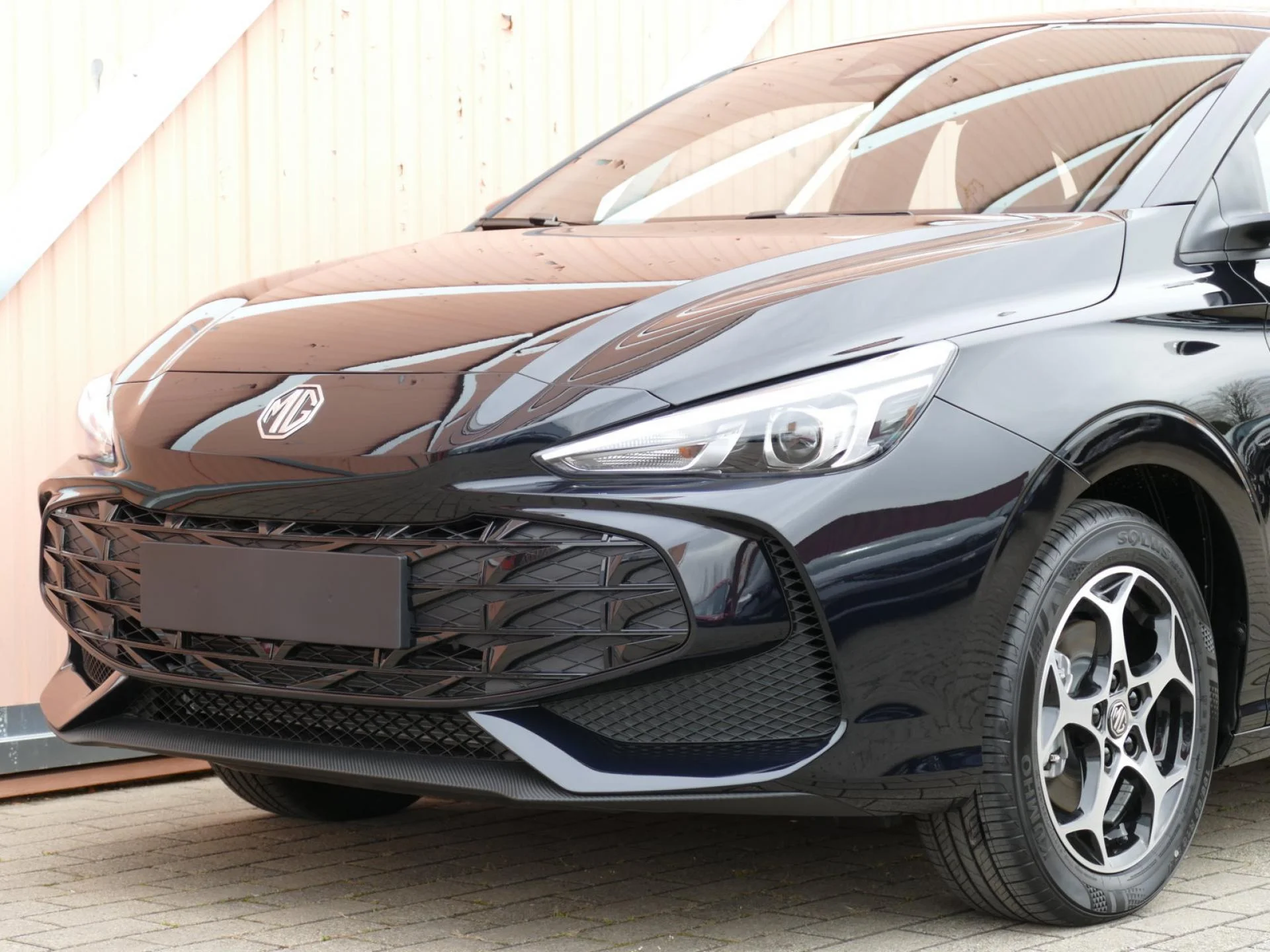 MG MOTOR MG3 - Miniature 27 sur 32 - Cliquer pour voir cette photo