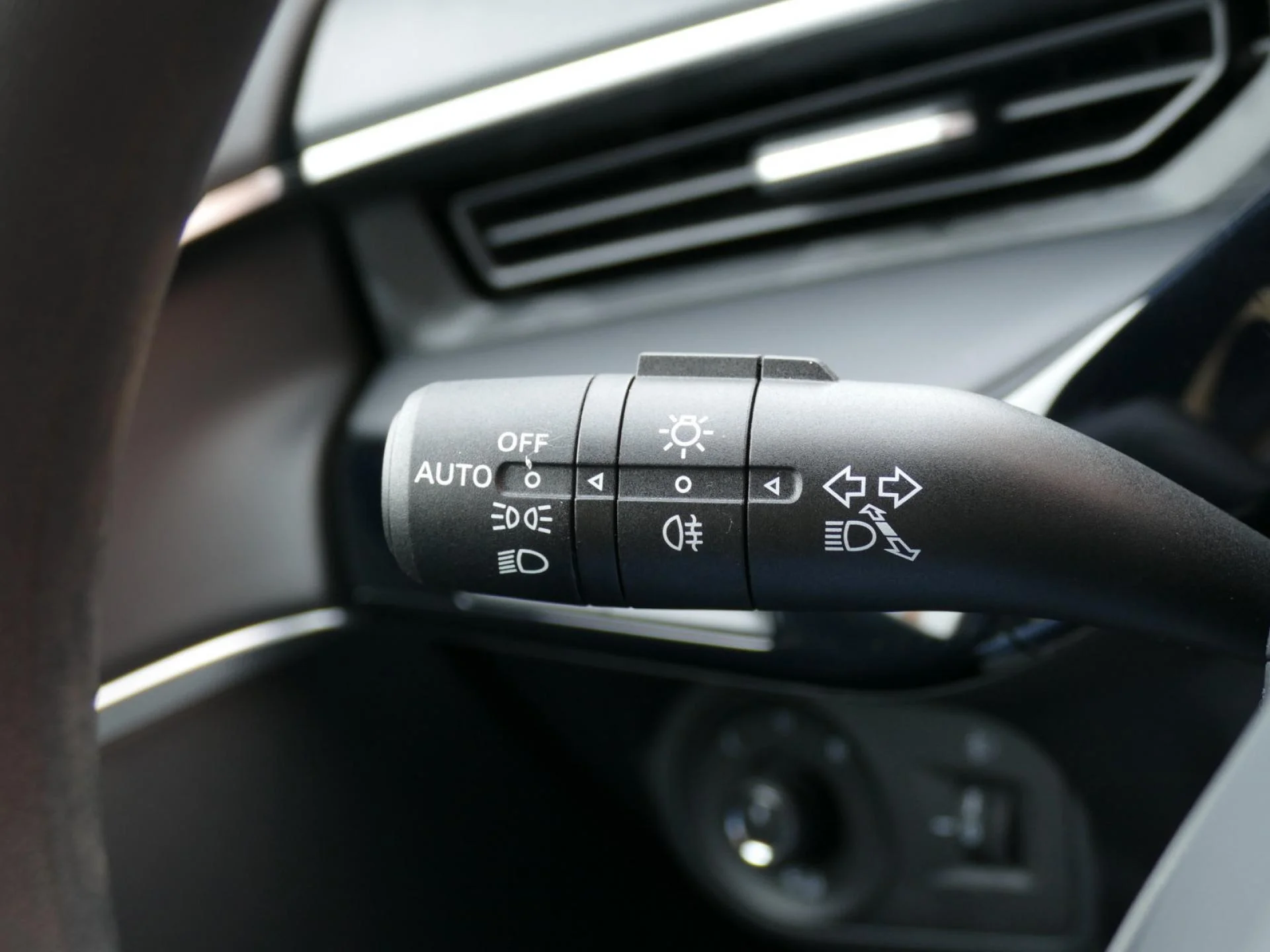 MG MOTOR MG3 - Miniature 25 sur 32 - Cliquer pour voir cette photo