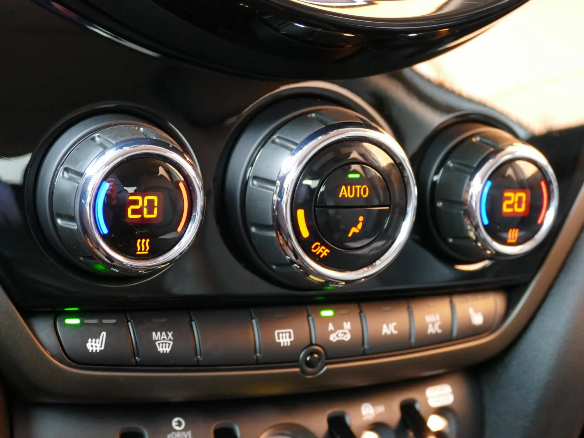 MINI COUNTRYMAN - Miniature 16 sur 36 - Cliquer pour voir cette photo