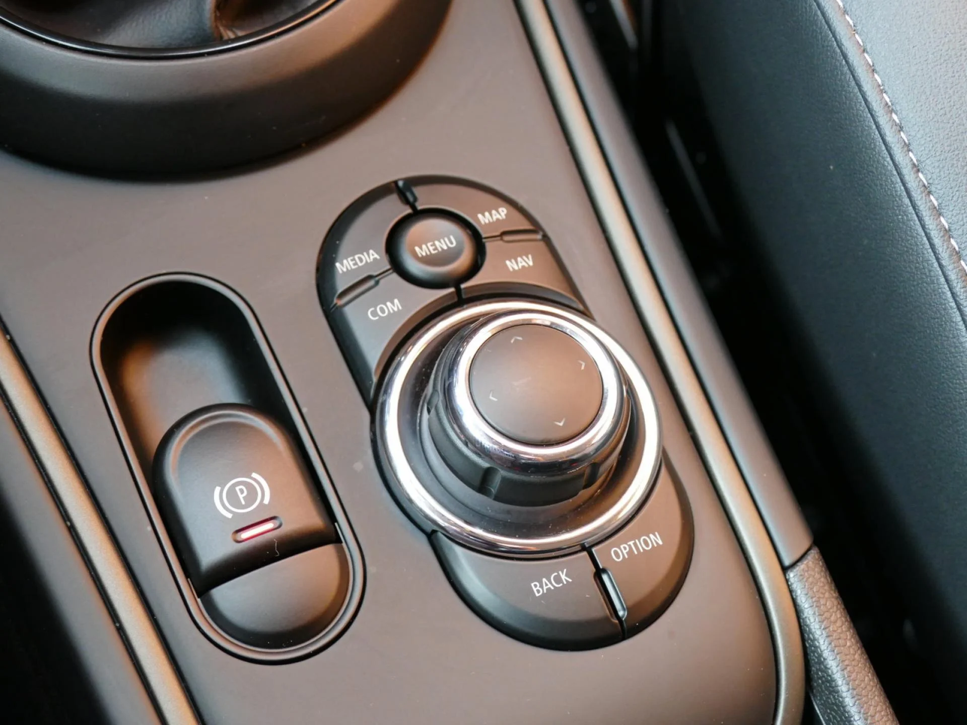 MINI COUNTRYMAN - Miniature 21 sur 36 - Cliquer pour voir cette photo