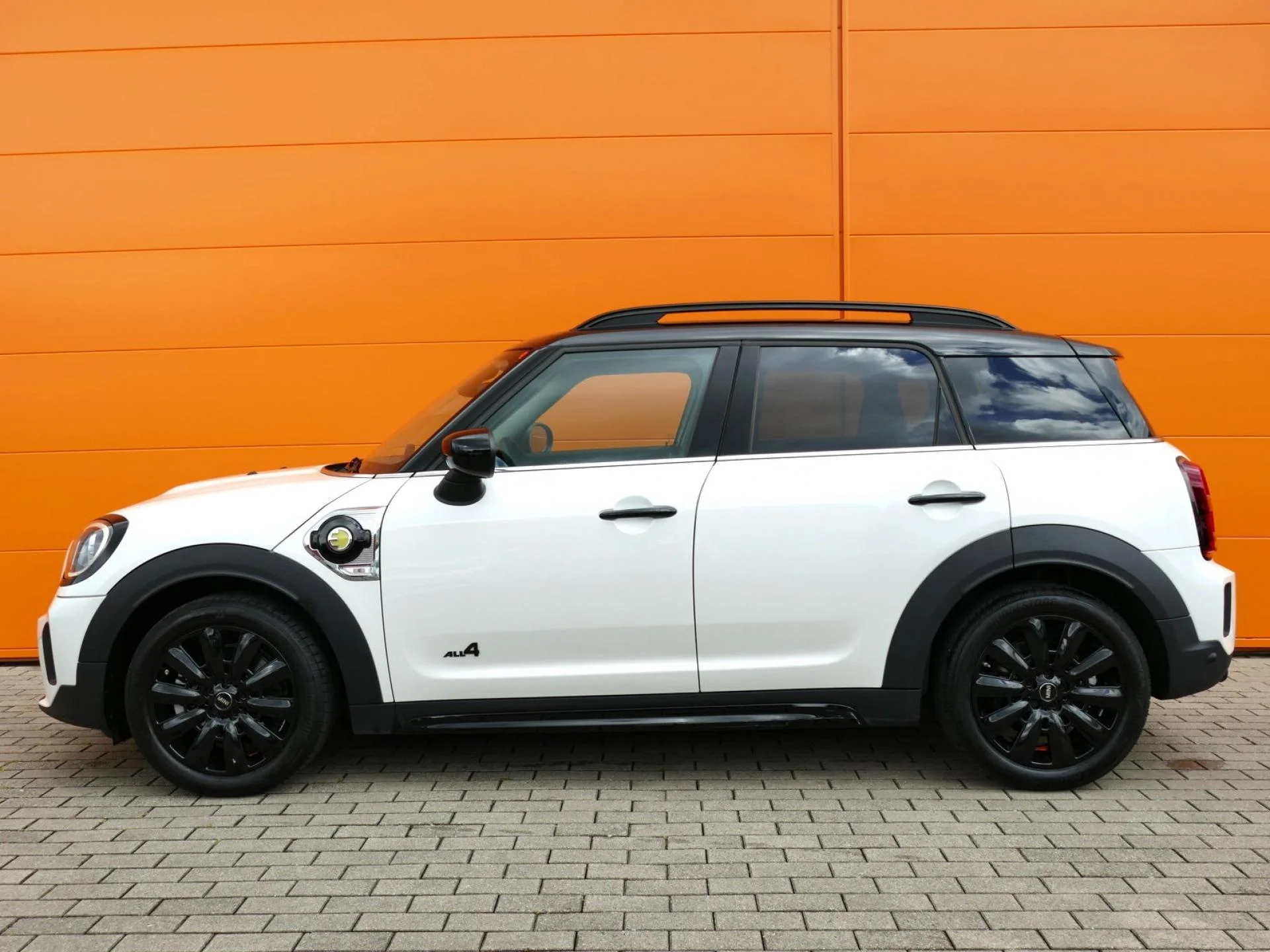 MINI COUNTRYMAN - Miniature 3 sur 36 - Cliquer pour voir cette photo