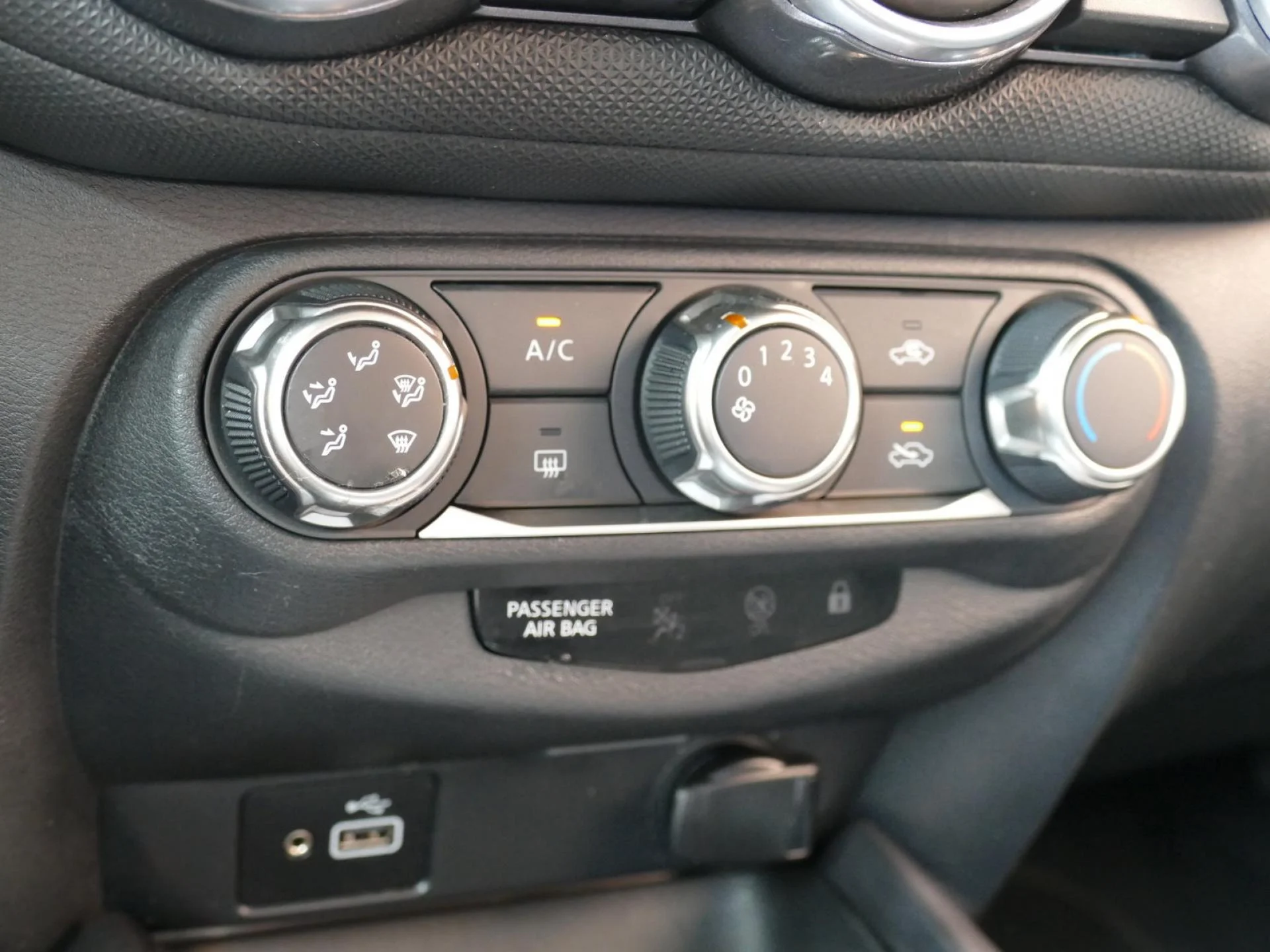 NISSAN JUKE - Miniature 11 sur 26 - Cliquer pour voir cette photo