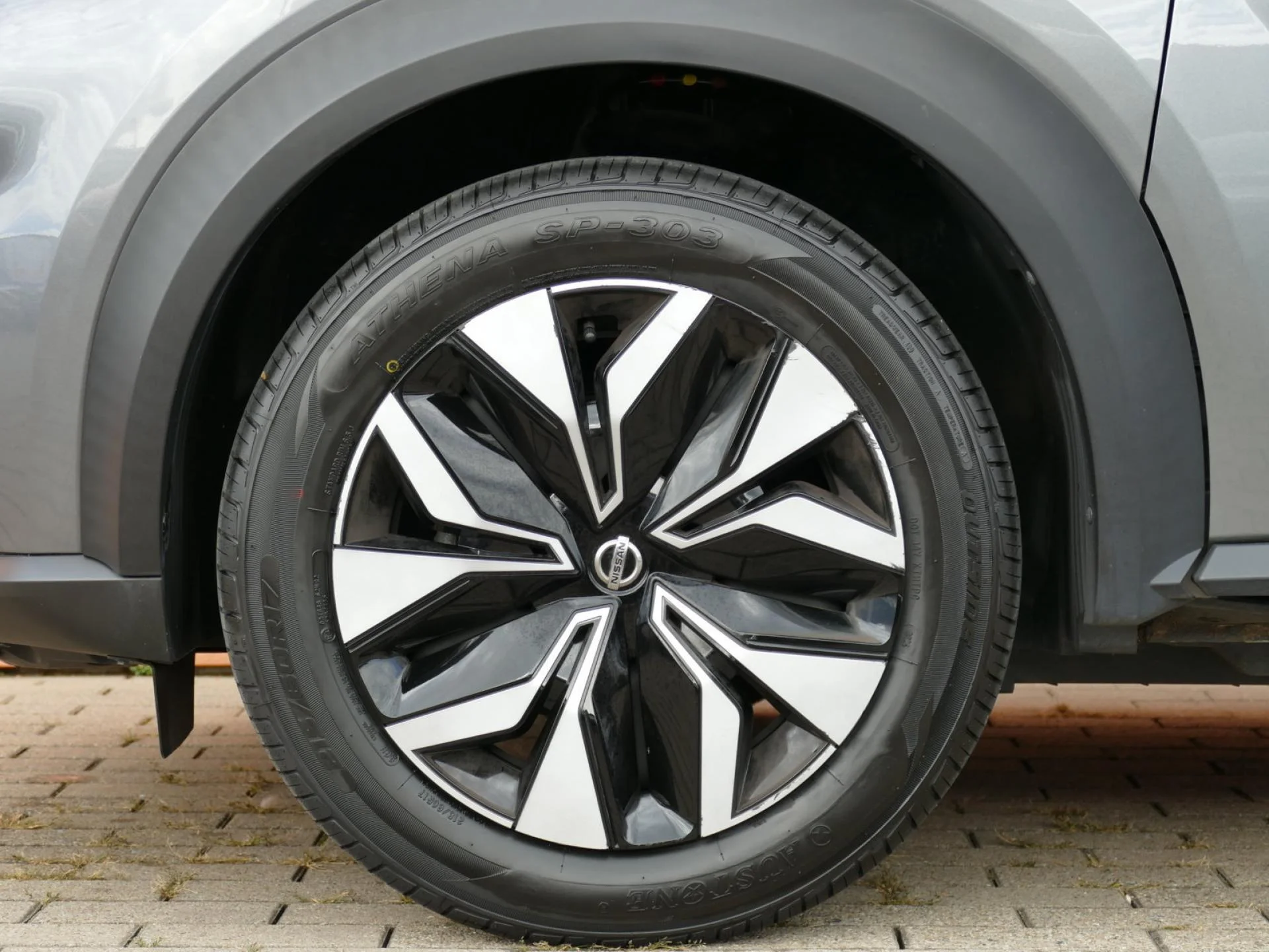 NISSAN JUKE - Miniature 25 sur 26 - Cliquer pour voir cette photo