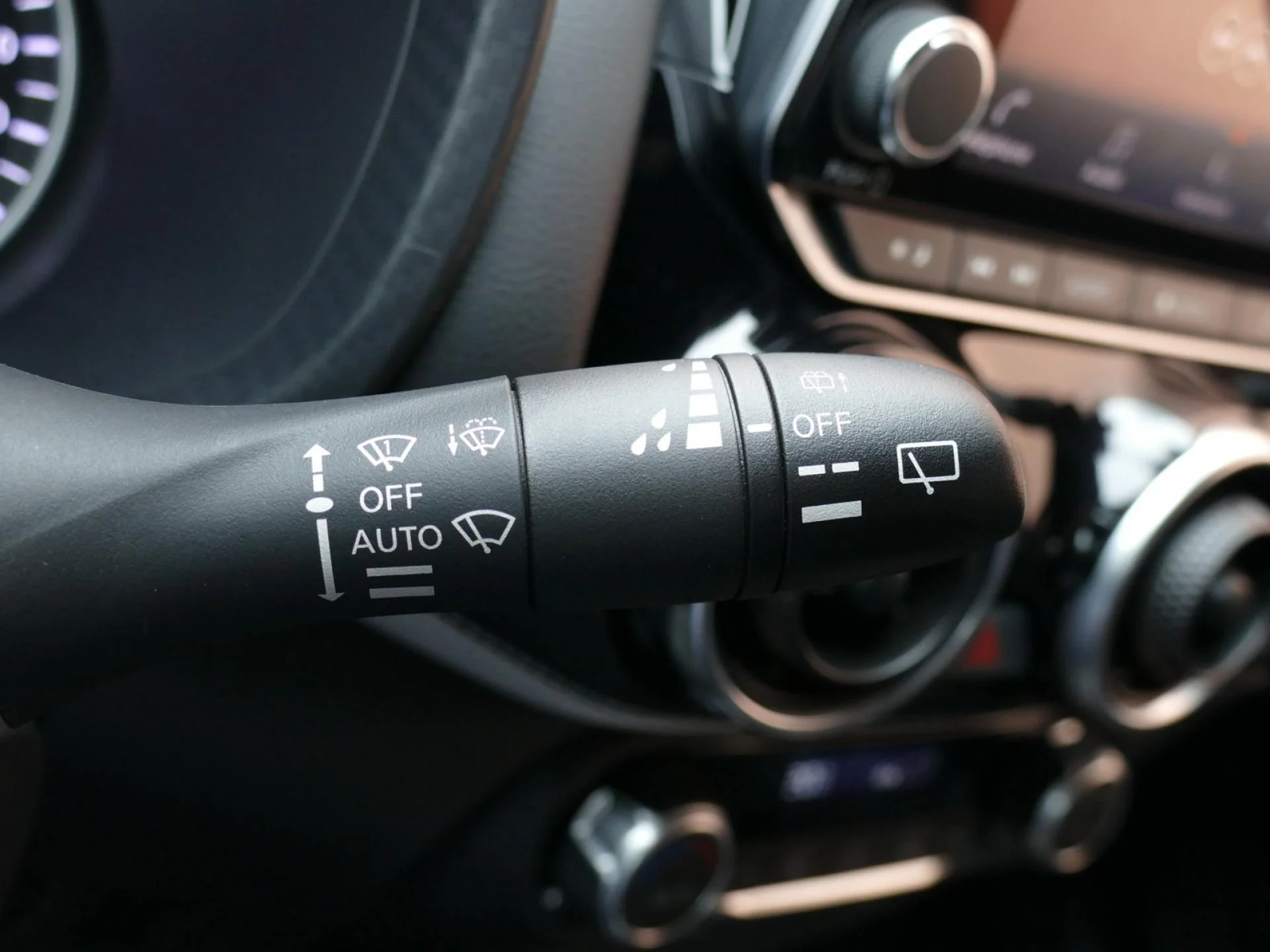 NISSAN JUKE - Miniature 22 sur 31 - Cliquer pour voir cette photo