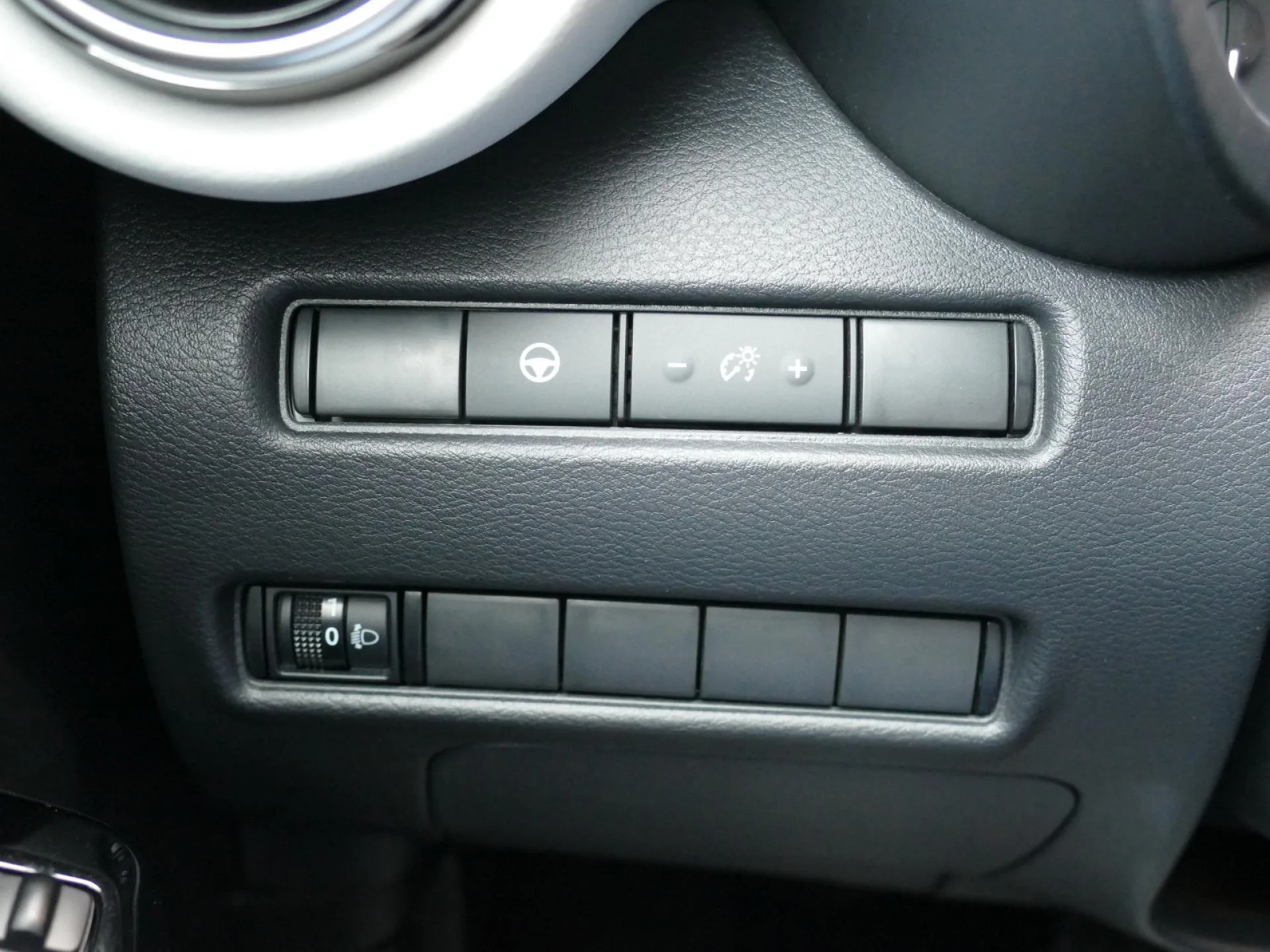NISSAN JUKE - Miniature 18 sur 31 - Cliquer pour voir cette photo