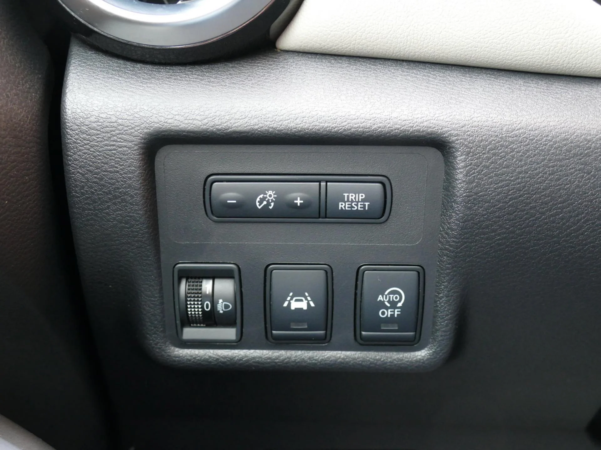 NISSAN MICRA - Miniature 17 sur 32 - Cliquer pour voir cette photo