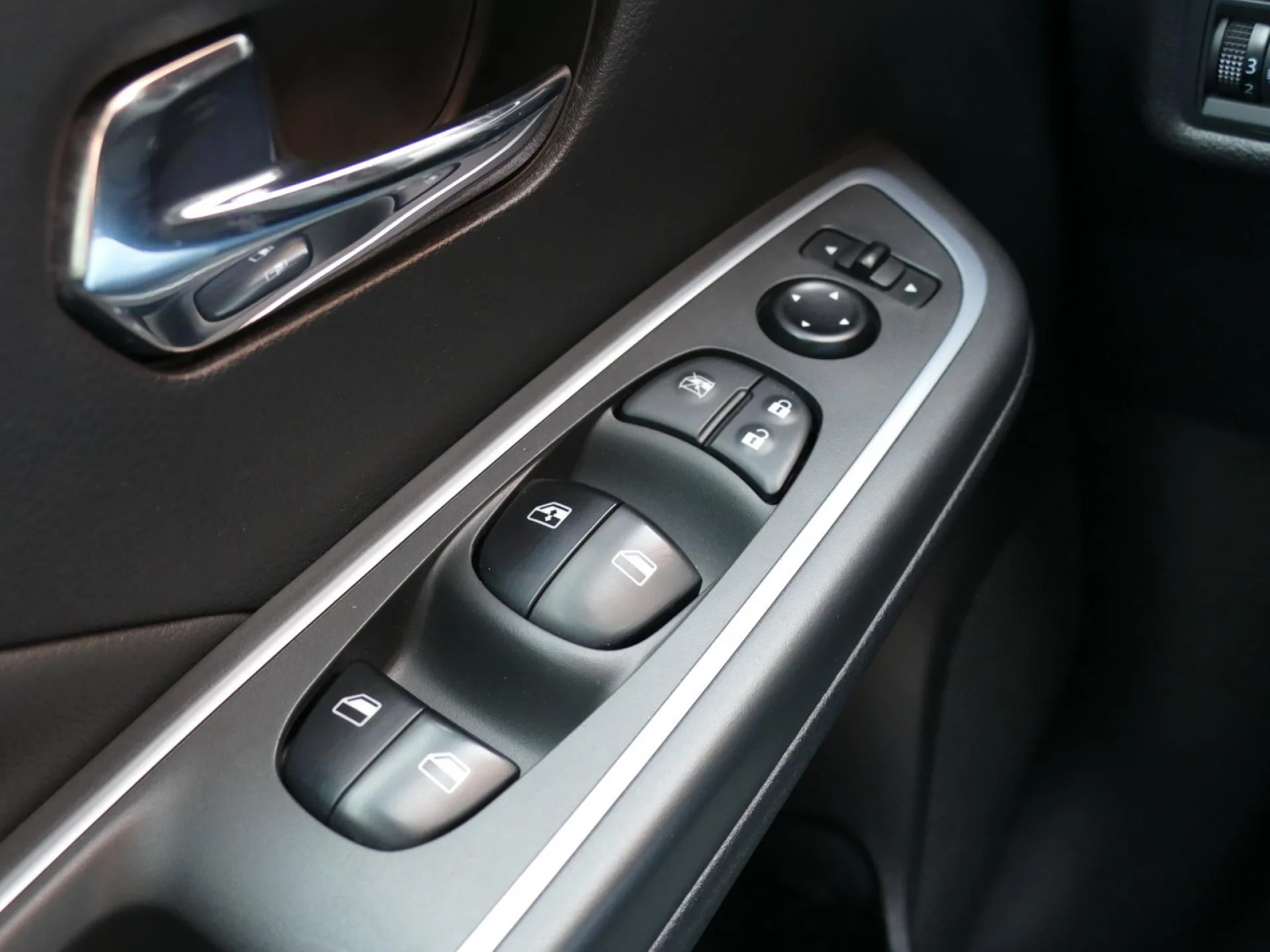 NISSAN MICRA - Miniature 20 sur 32 - Cliquer pour voir cette photo