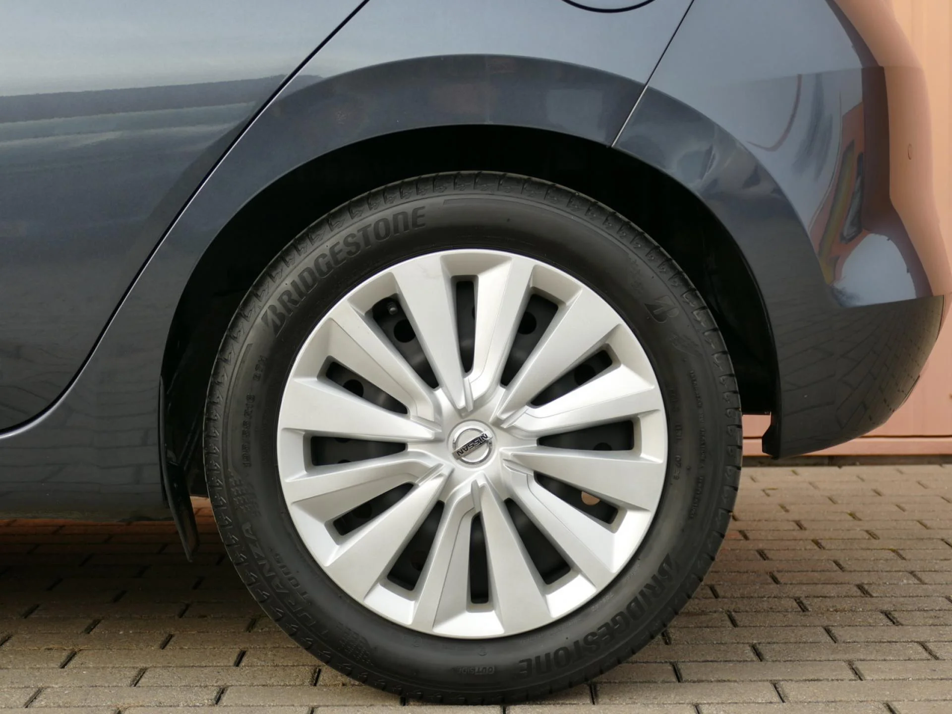 NISSAN MICRA - Miniature 27 sur 32 - Cliquer pour voir cette photo