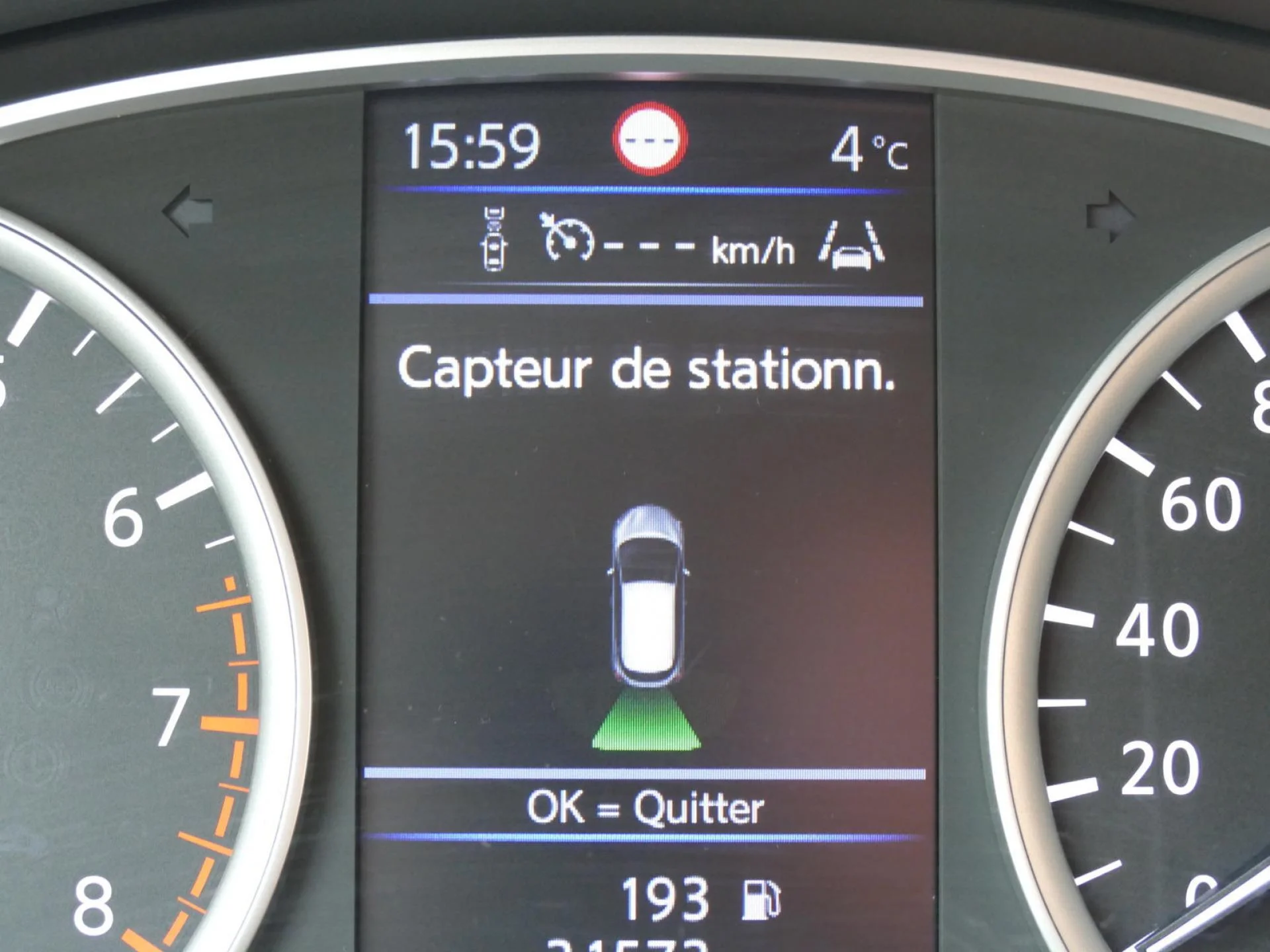 NISSAN MICRA - Miniature 14 sur 32 - Cliquer pour voir cette photo