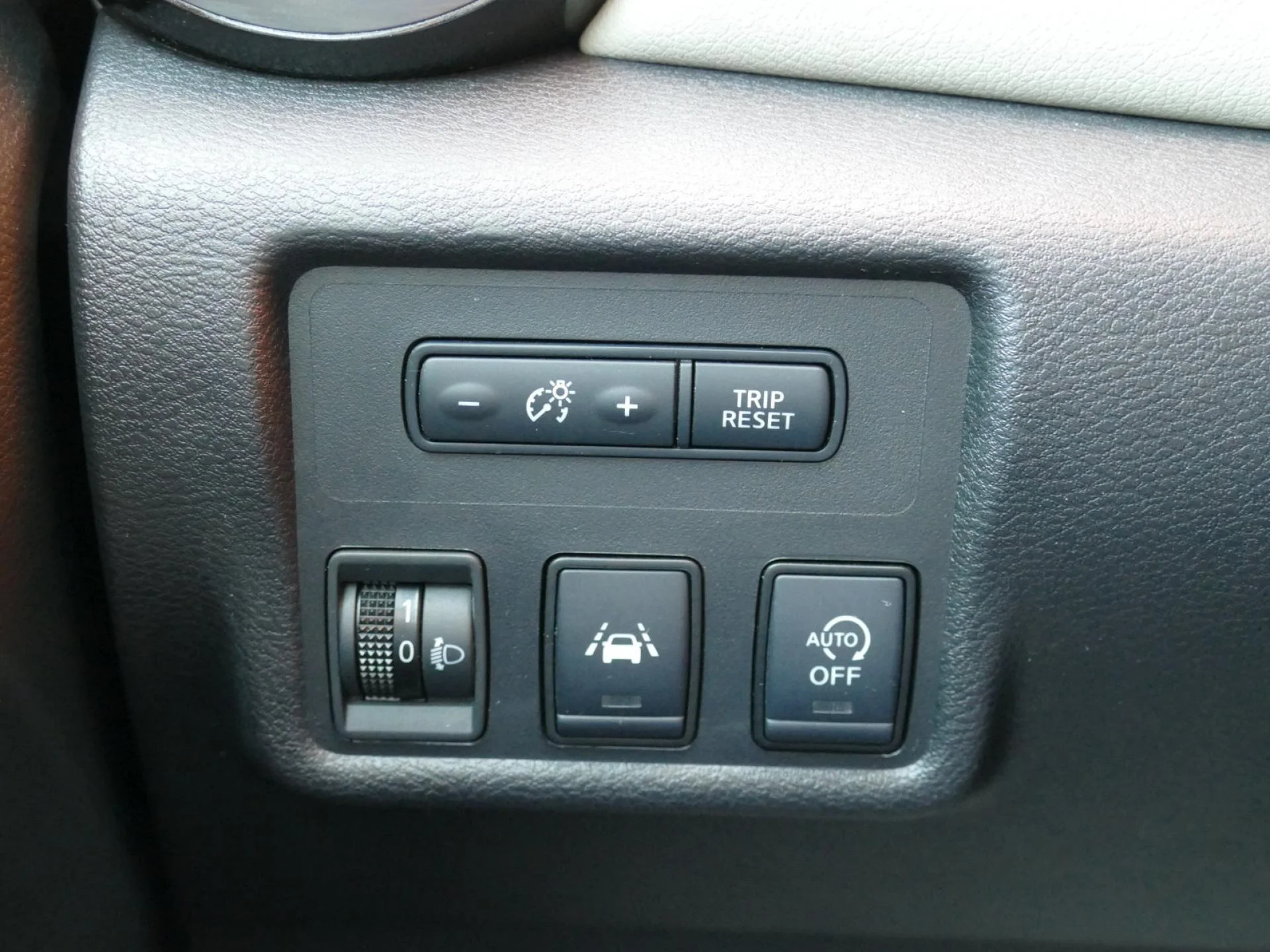 NISSAN MICRA - Miniature 16 sur 32 - Cliquer pour voir cette photo