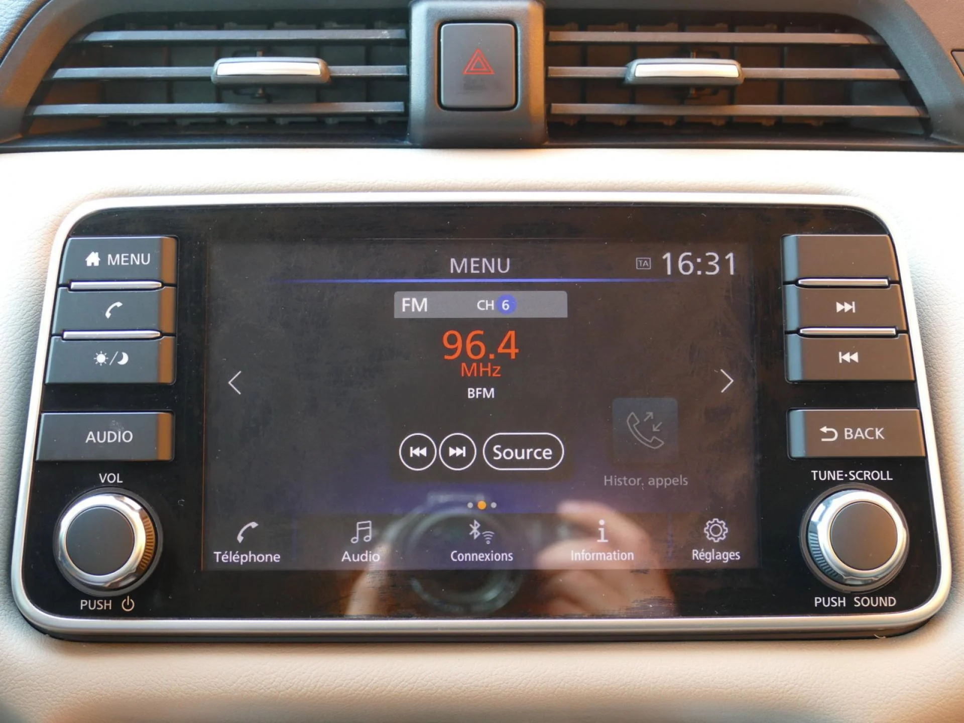 NISSAN MICRA - Miniature 9 sur 32 - Cliquer pour voir cette photo