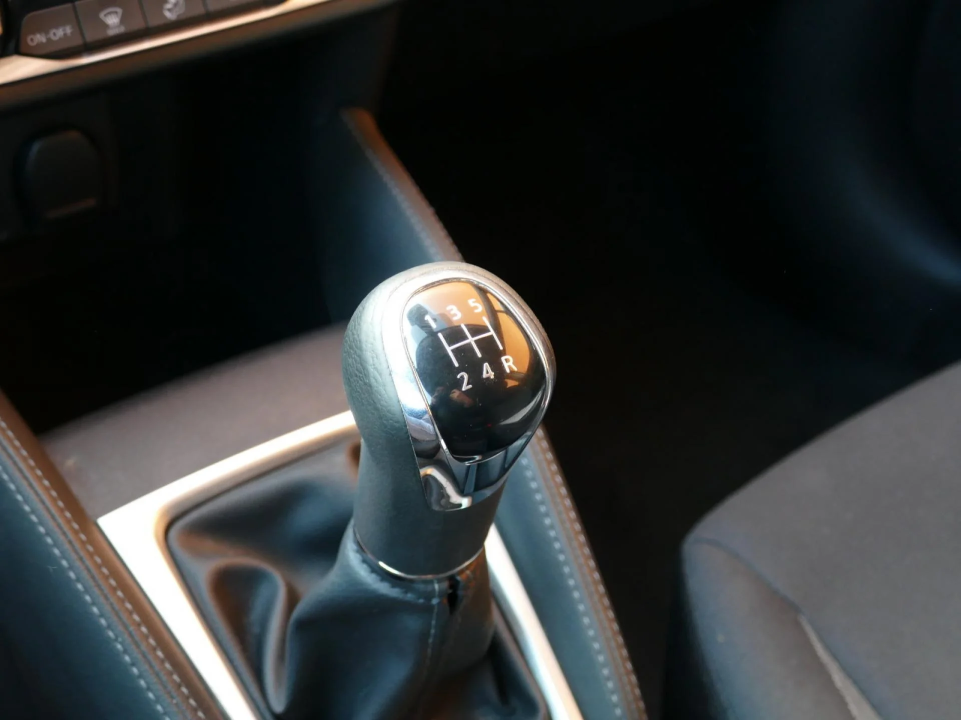 NISSAN MICRA - Miniature 17 sur 32 - Cliquer pour voir cette photo