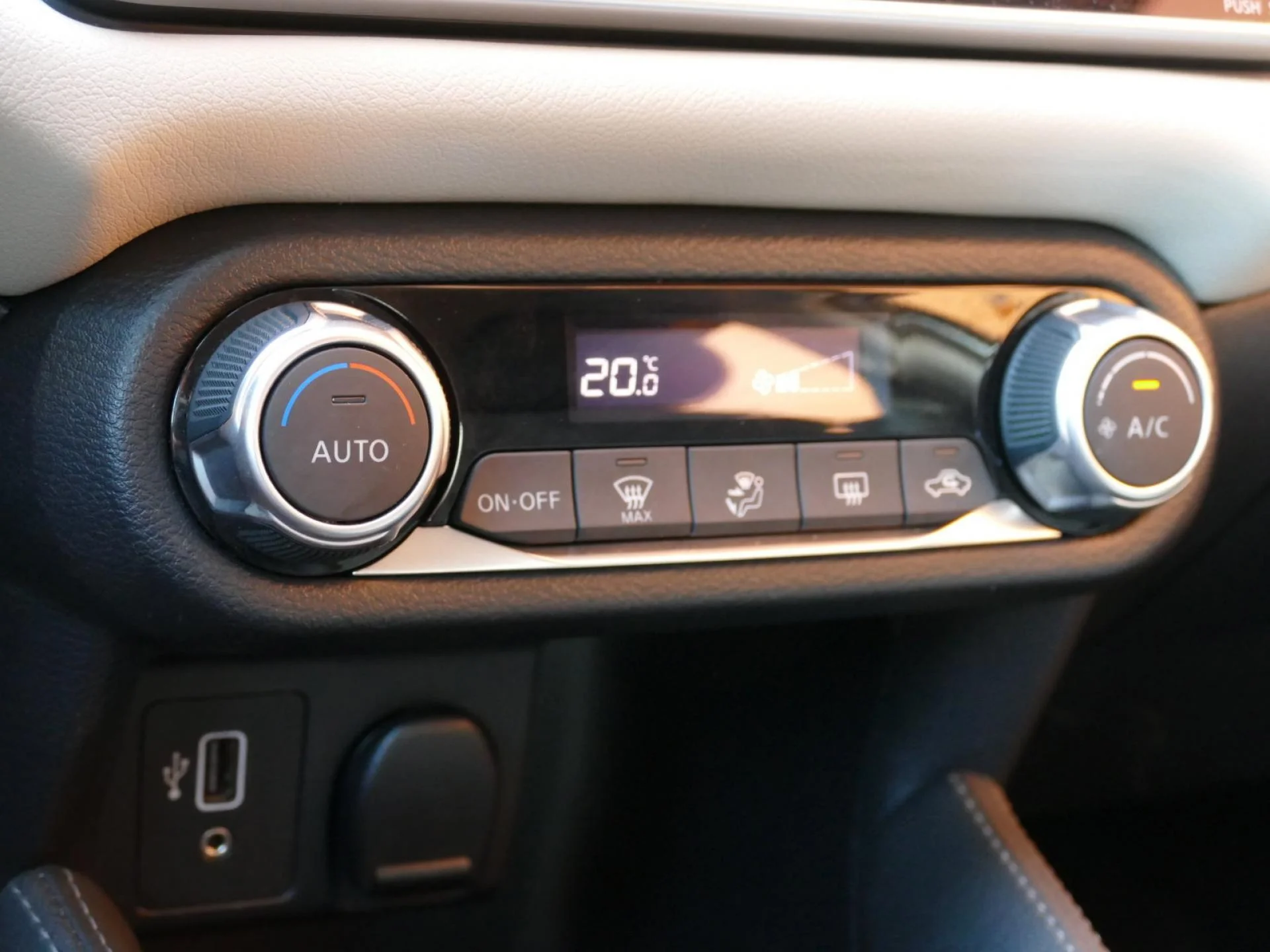 NISSAN MICRA - Miniature 11 sur 32 - Cliquer pour voir cette photo