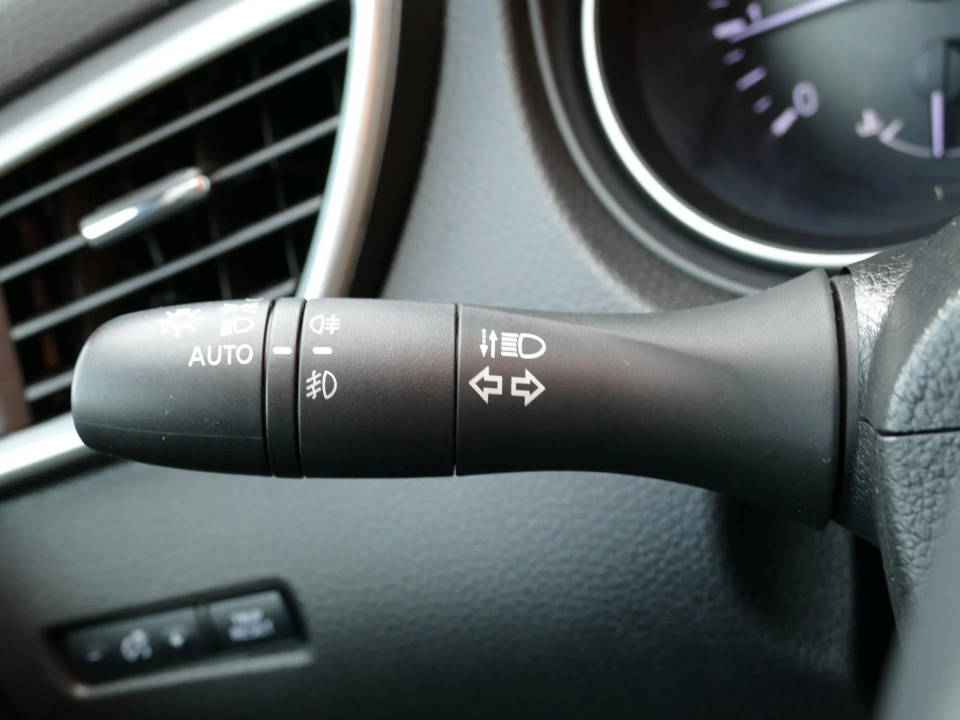 NISSAN QASHQAI - Miniature 26 sur 33 - Cliquer pour voir cette photo
