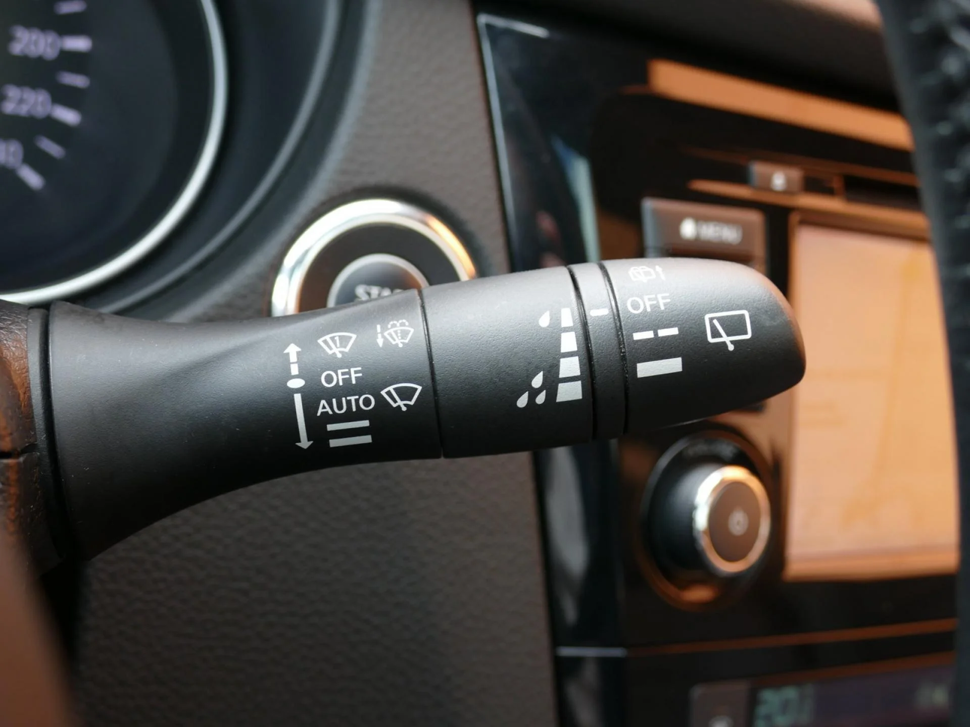 NISSAN QASHQAI - Miniature 27 sur 33 - Cliquer pour voir cette photo