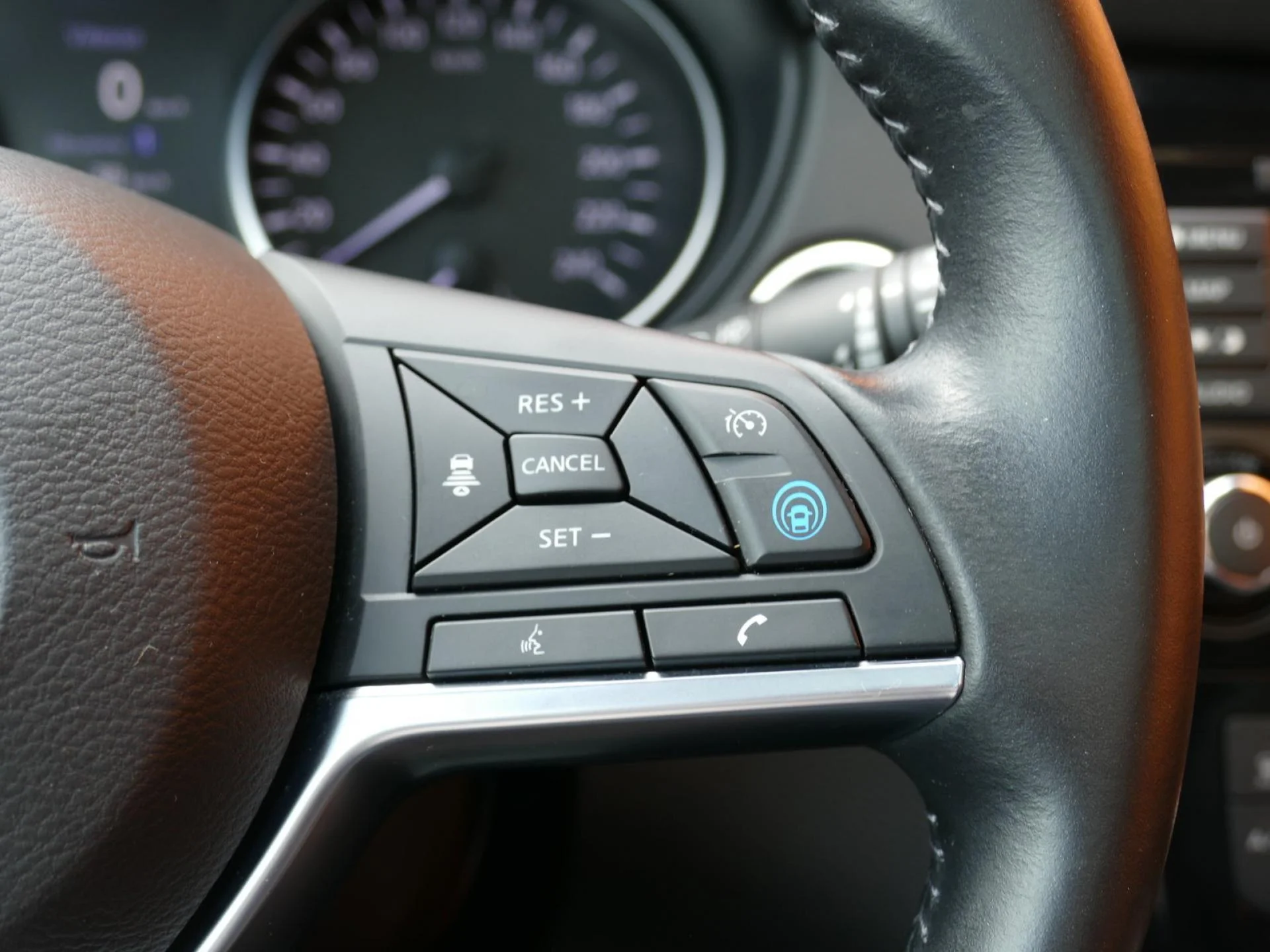 NISSAN QASHQAI - Miniature 17 sur 33 - Cliquer pour voir cette photo