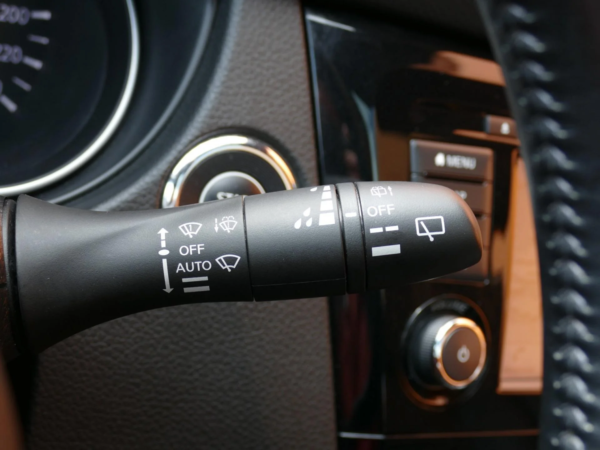 NISSAN QASHQAI - Miniature 31 sur 37 - Cliquer pour voir cette photo