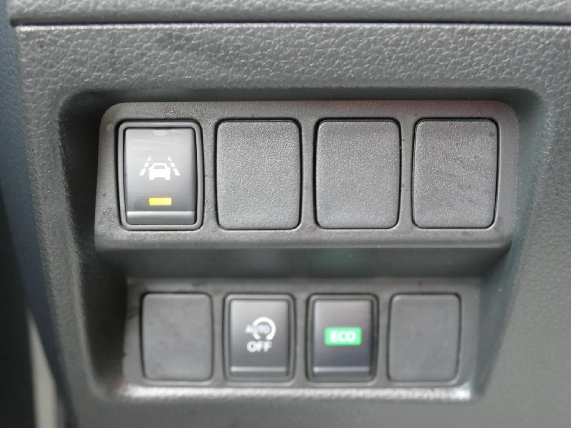 NISSAN QASHQAI - Miniature 19 sur 37 - Cliquer pour voir cette photo