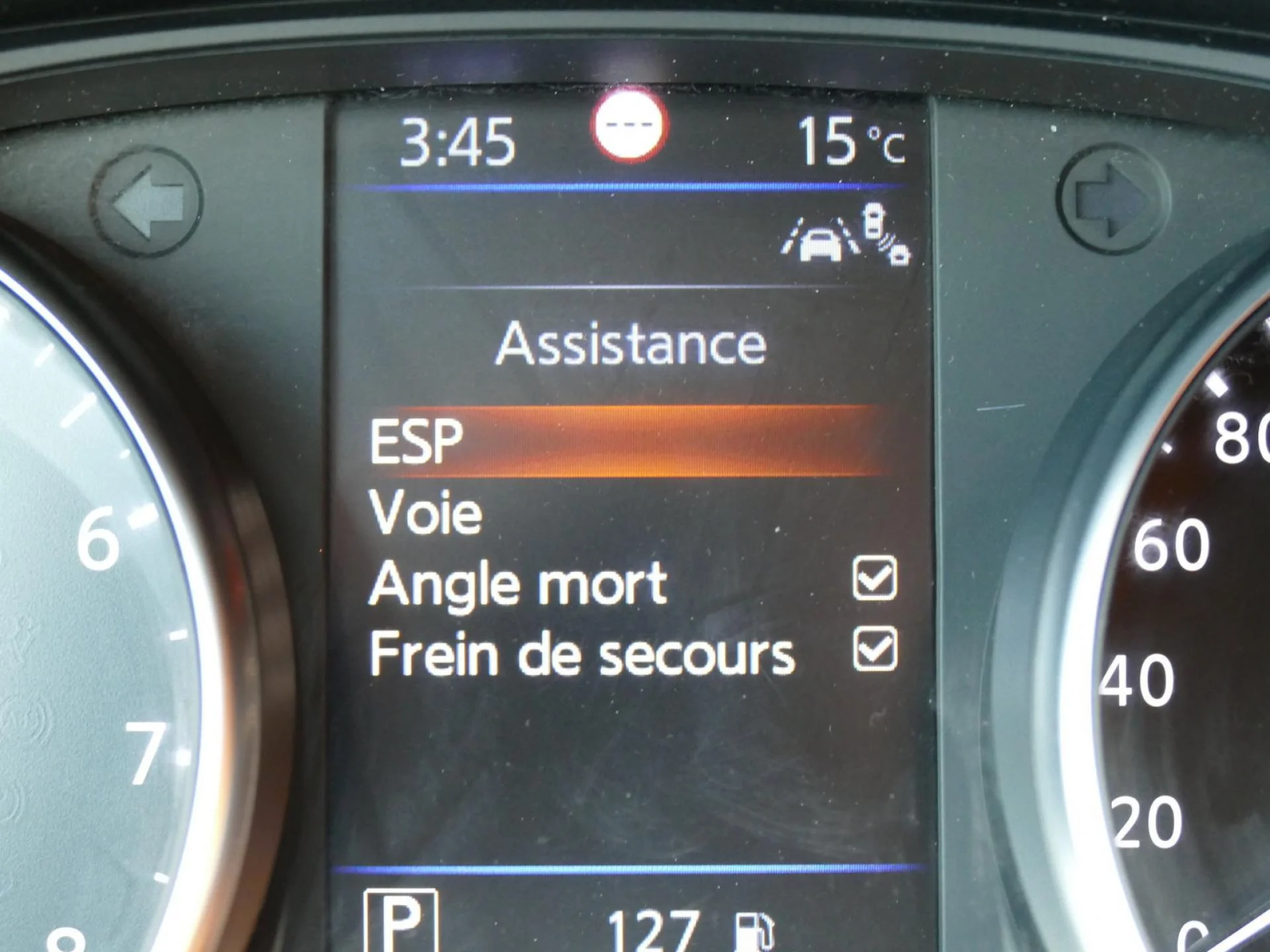 NISSAN QASHQAI - Miniature 17 sur 37 - Cliquer pour voir cette photo