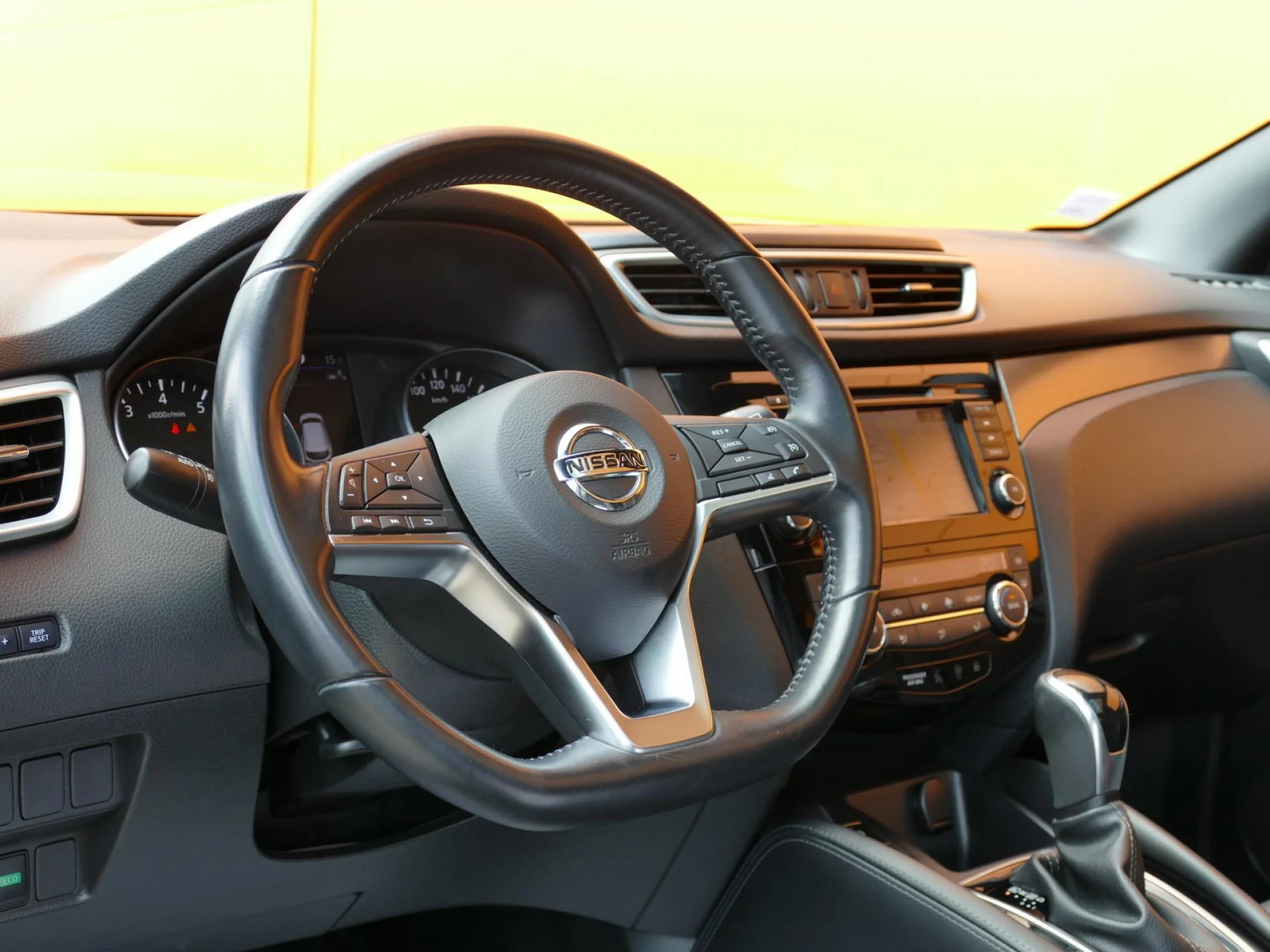 NISSAN QASHQAI - Miniature 14 sur 37 - Cliquer pour voir cette photo