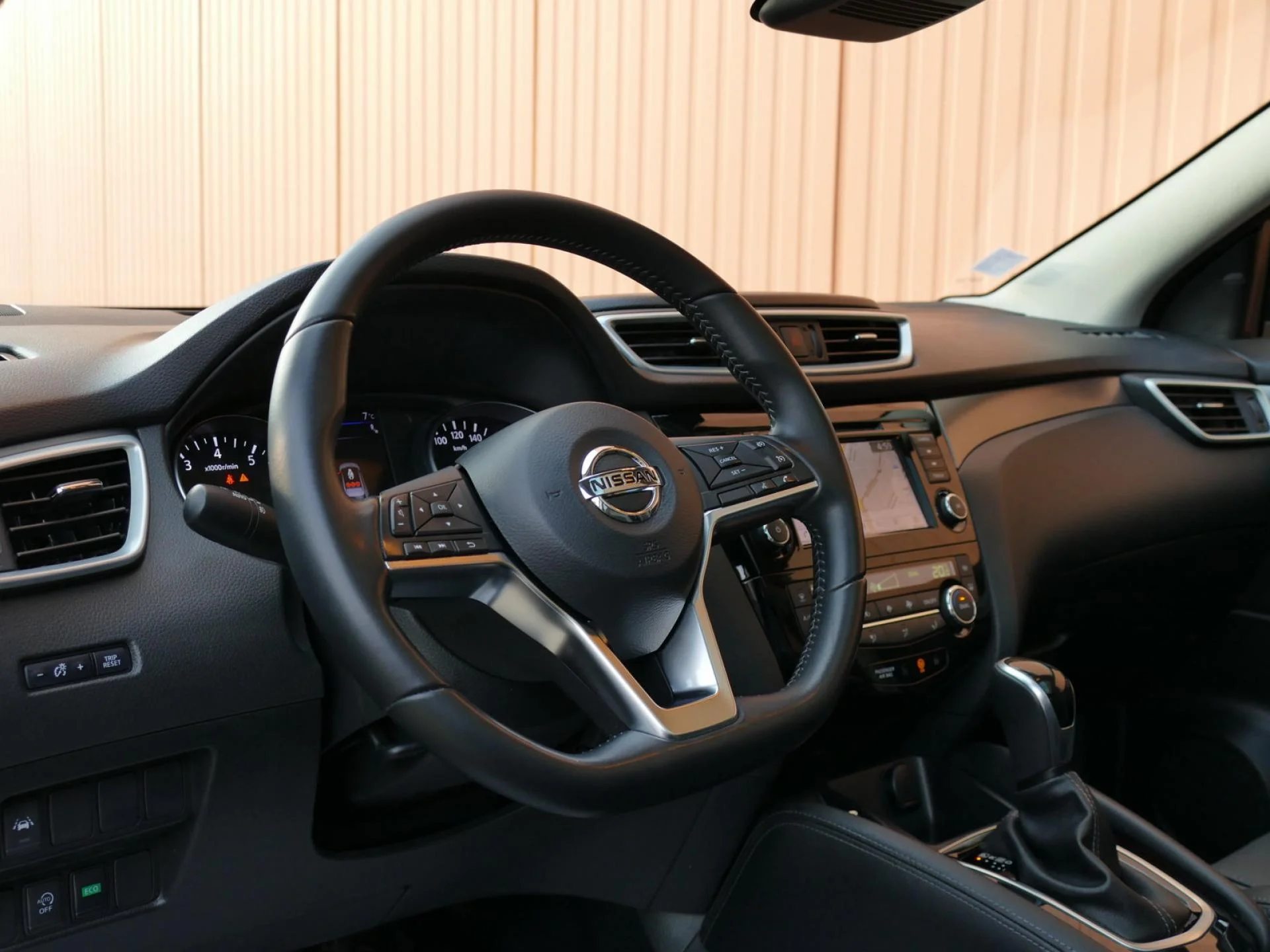 NISSAN QASHQAI - Miniature 22 sur 26 - Cliquer pour voir cette photo