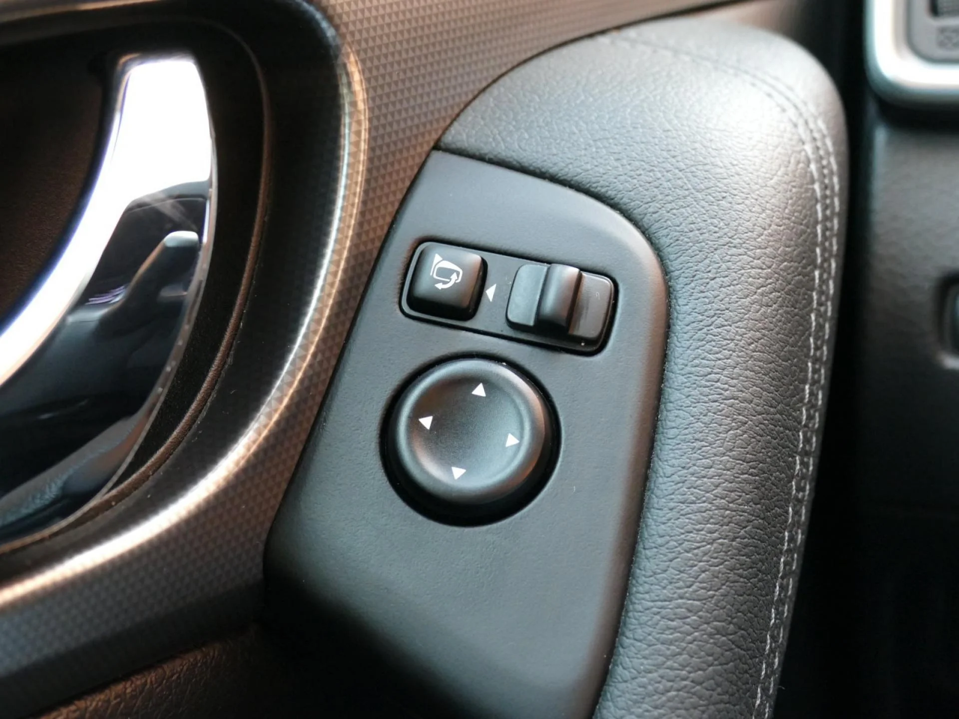 NISSAN QASHQAI - Miniature 21 sur 26 - Cliquer pour voir cette photo
