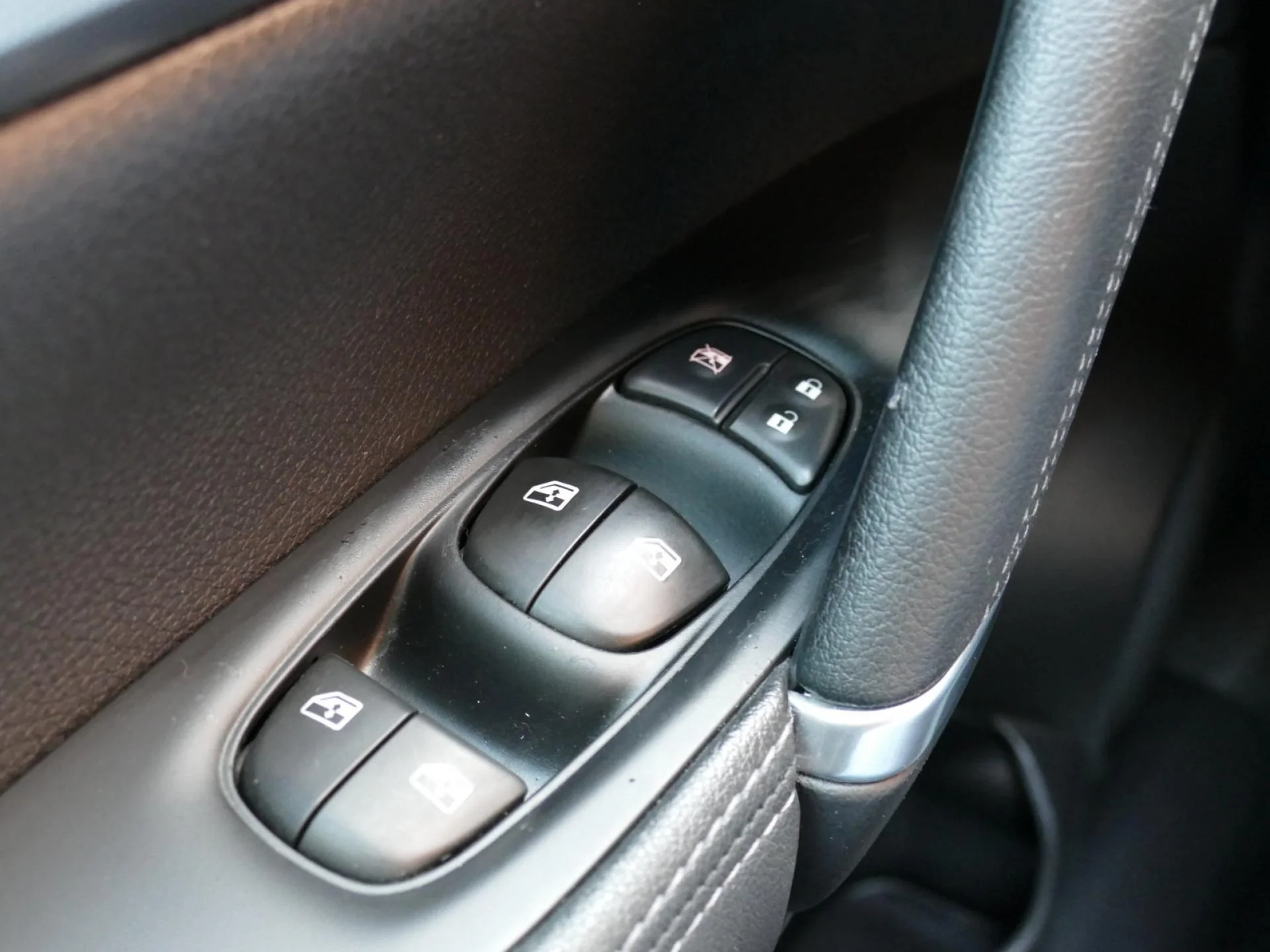 NISSAN QASHQAI - Miniature 20 sur 26 - Cliquer pour voir cette photo