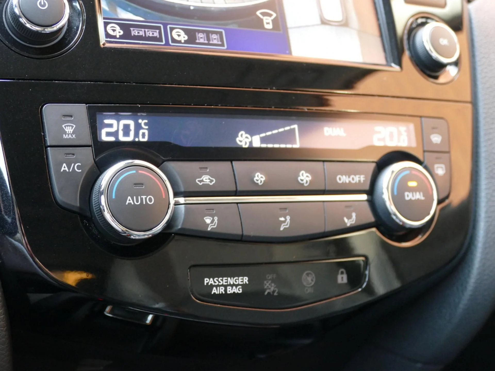 NISSAN QASHQAI - Miniature 11 sur 26 - Cliquer pour voir cette photo