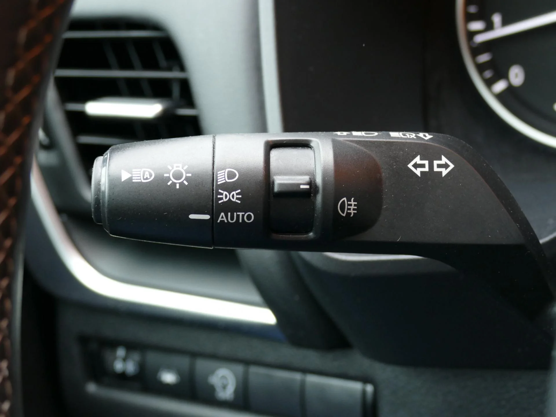 NISSAN QASHQAI - Miniature 23 sur 32 - Cliquer pour voir cette photo