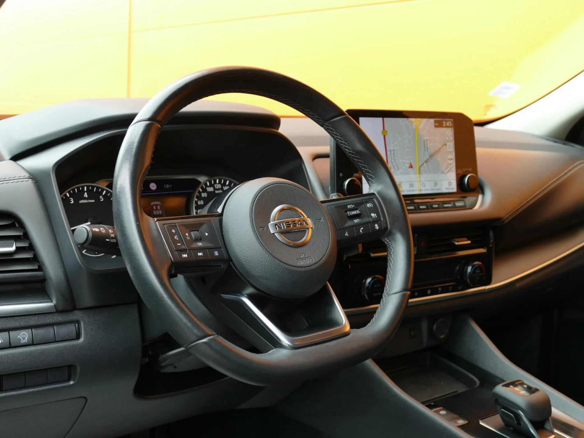 NISSAN QASHQAI - Miniature 13 sur 32 - Cliquer pour voir cette photo