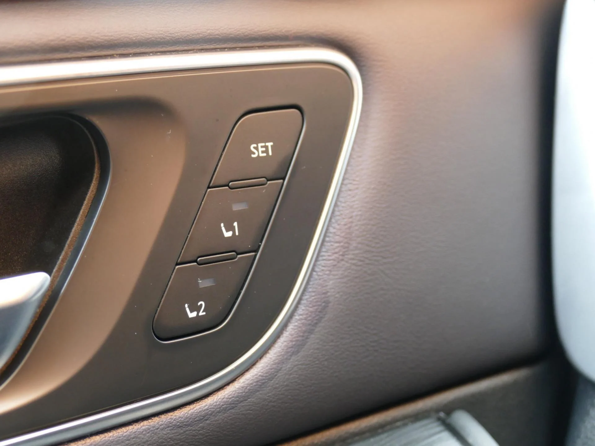 NISSAN QASHQAI - Miniature 23 sur 37 - Cliquer pour voir cette photo
