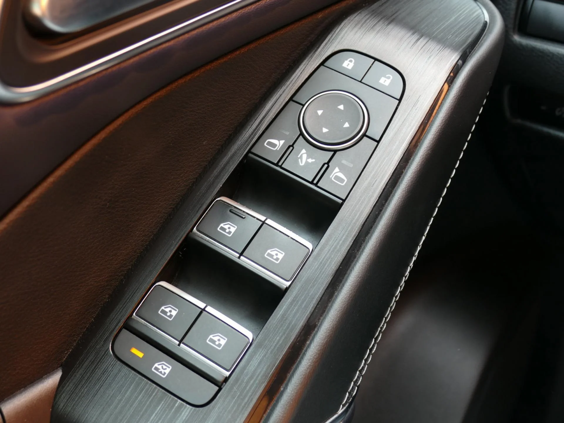 NISSAN QASHQAI - Miniature 26 sur 37 - Cliquer pour voir cette photo