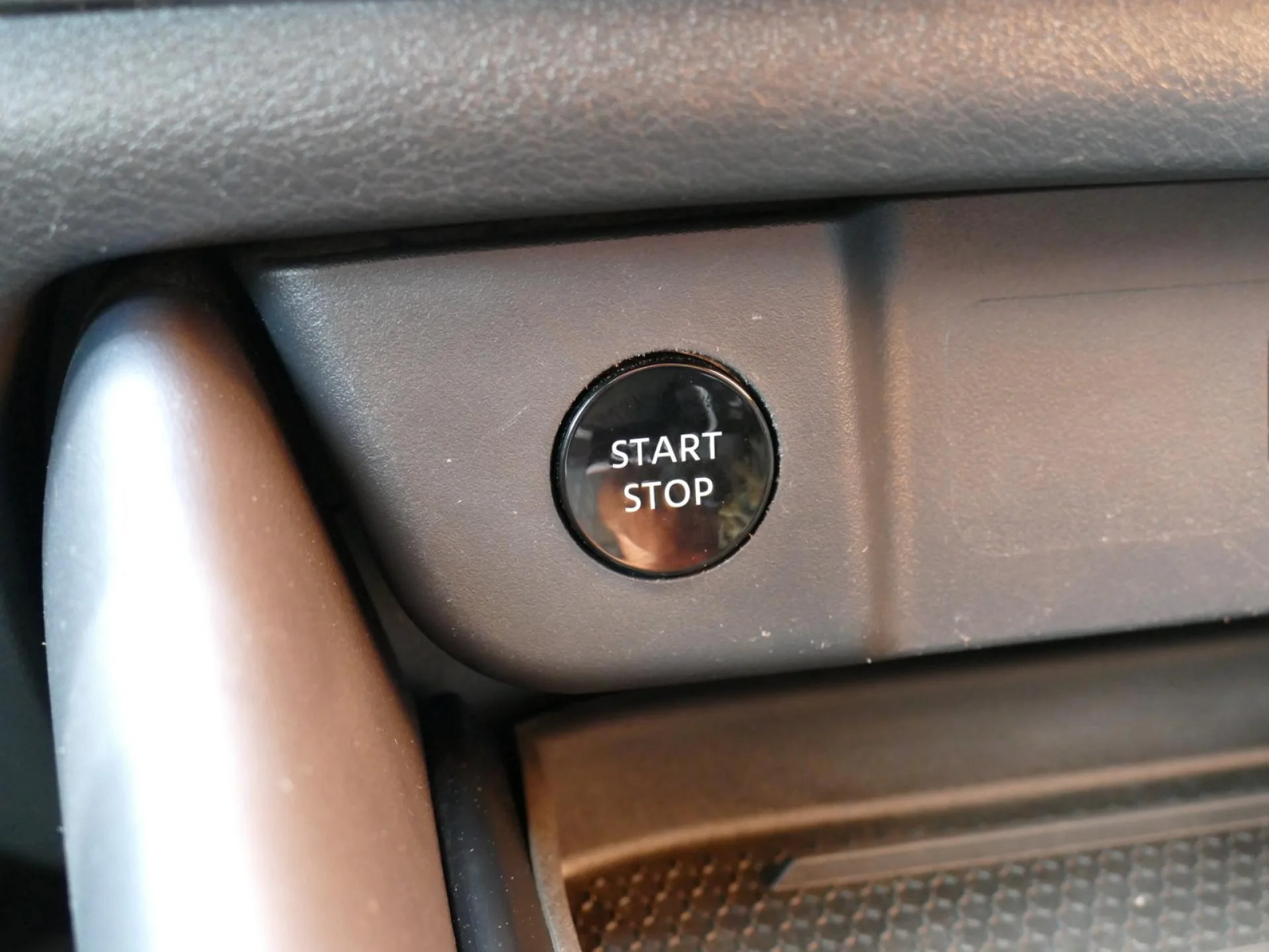 NISSAN QASHQAI - Miniature 16 sur 37 - Cliquer pour voir cette photo
