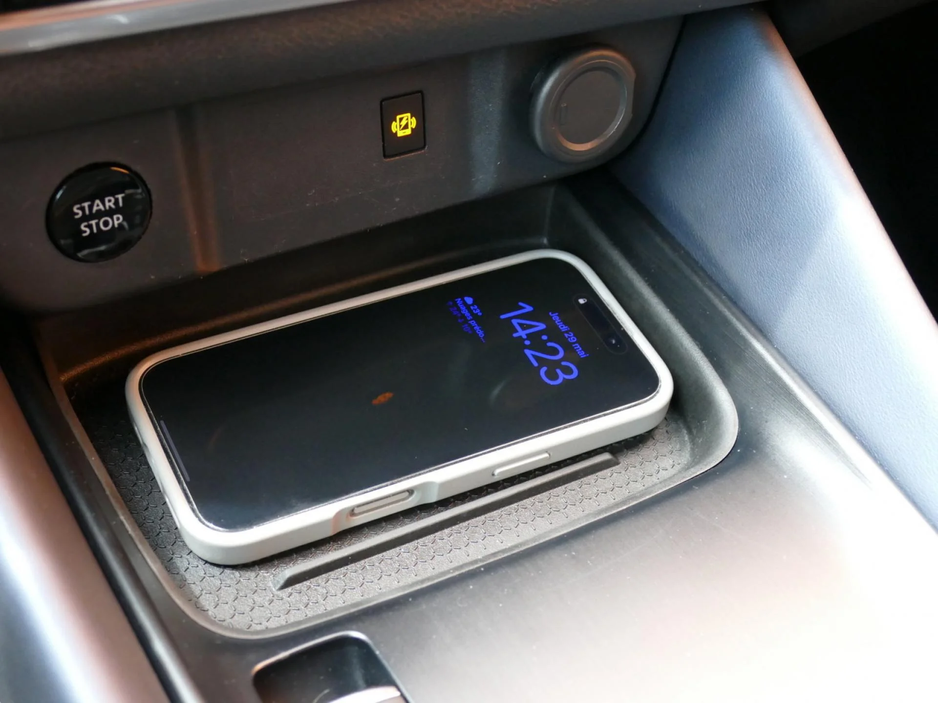 NISSAN QASHQAI - Miniature 20 sur 37 - Cliquer pour voir cette photo