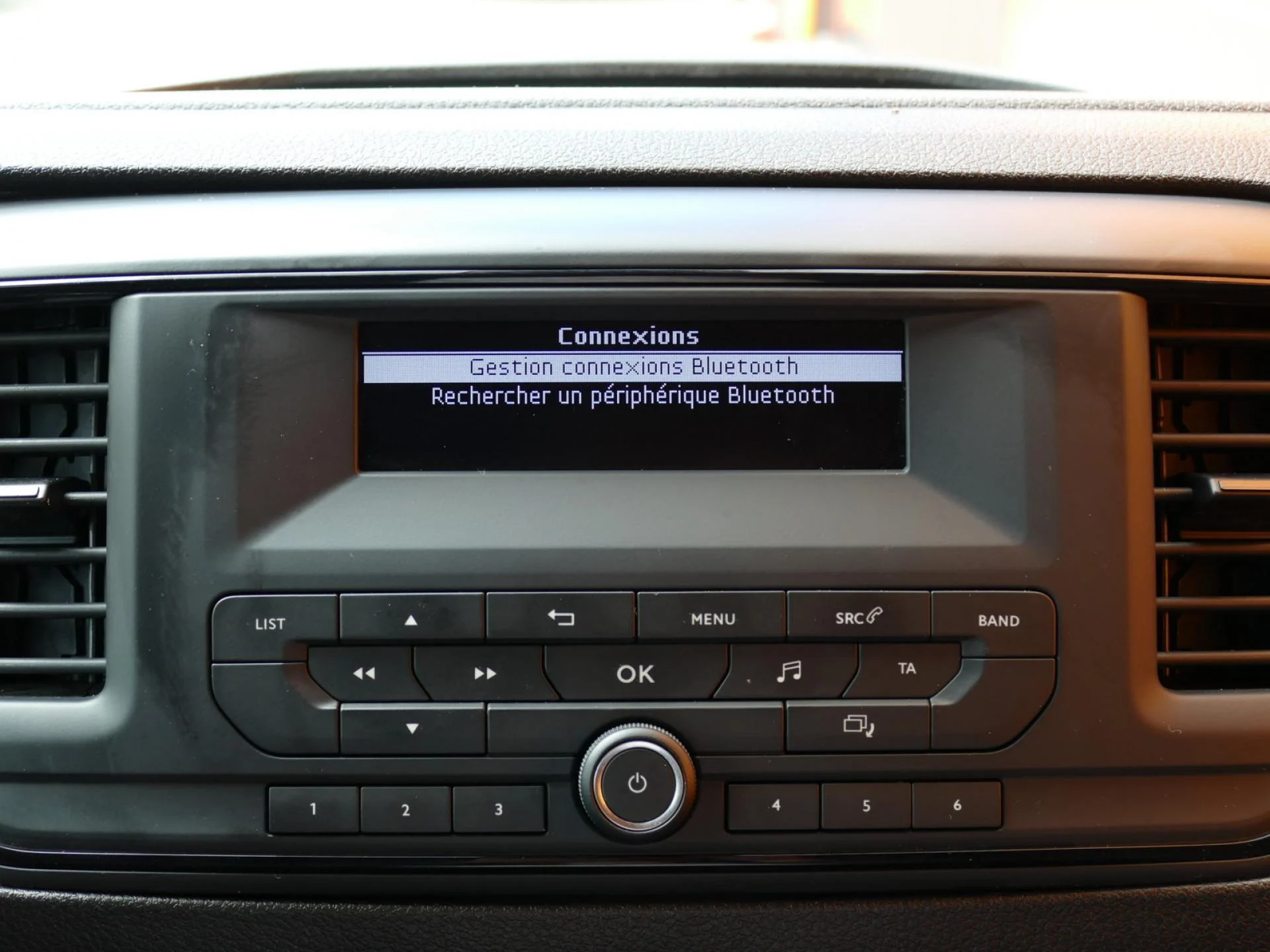 OPEL VIVARO - Miniature 10 sur 32 - Cliquer pour voir cette photo
