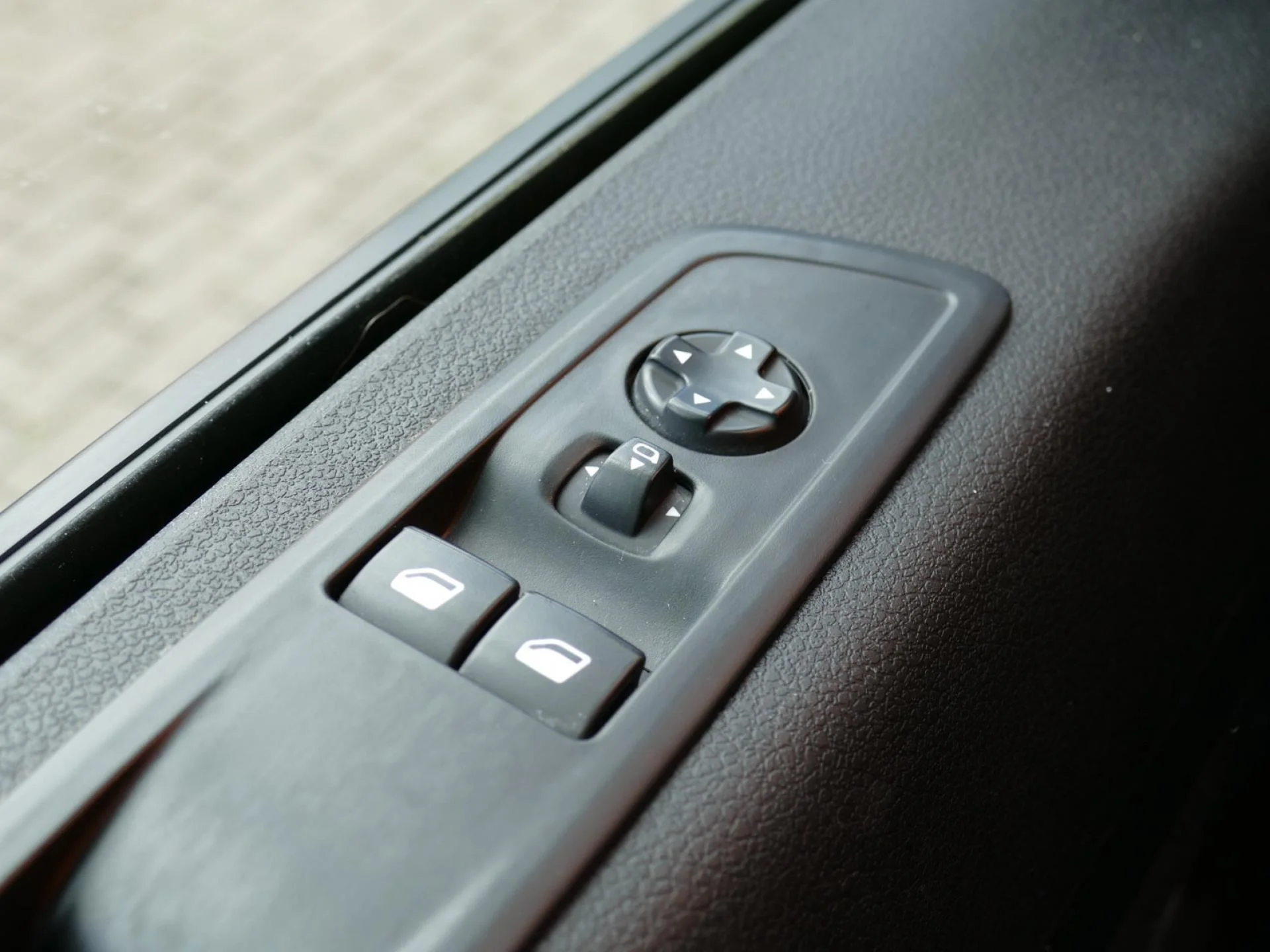 OPEL VIVARO - Miniature 19 sur 32 - Cliquer pour voir cette photo