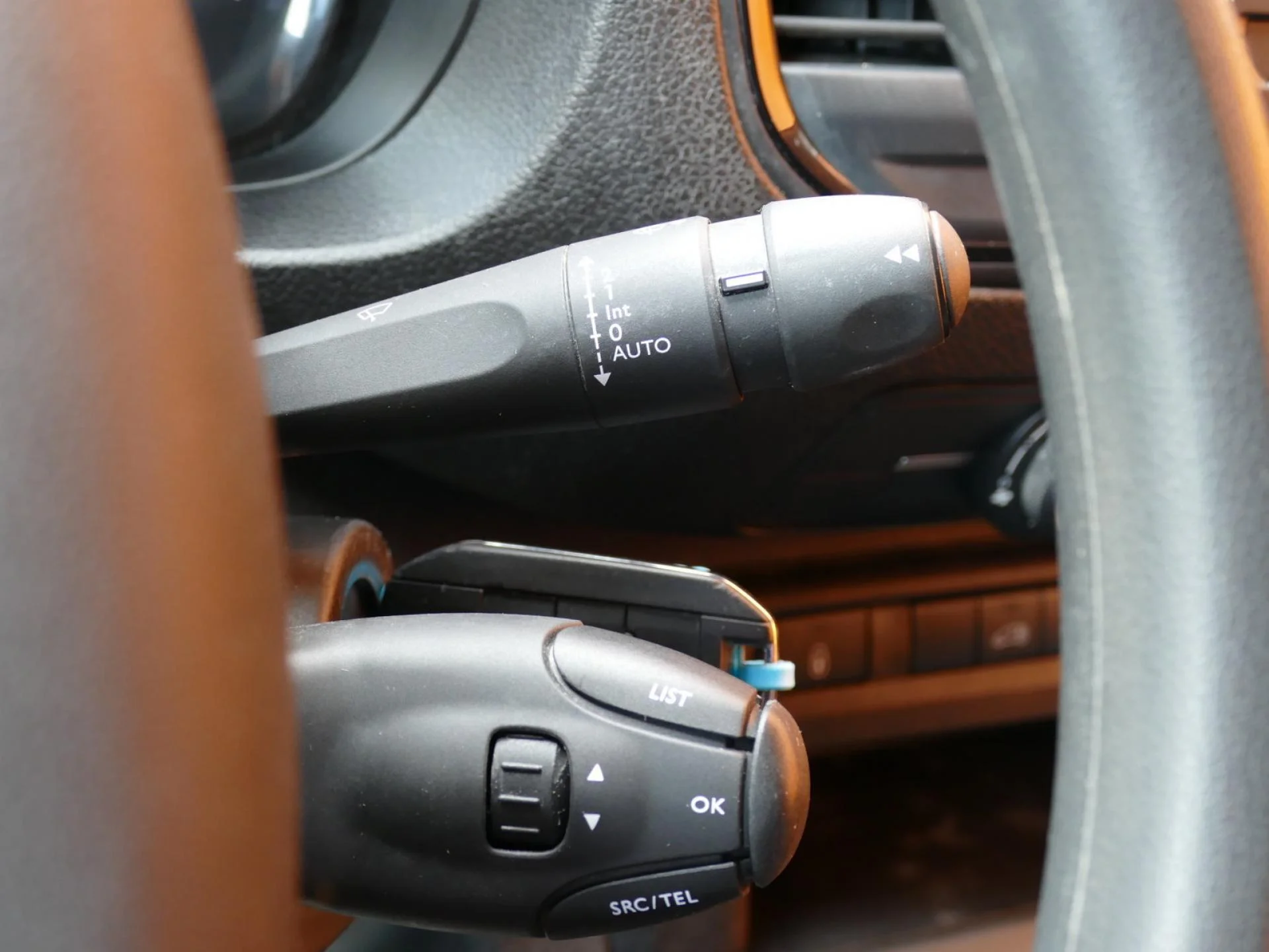 OPEL VIVARO - Miniature 21 sur 32 - Cliquer pour voir cette photo