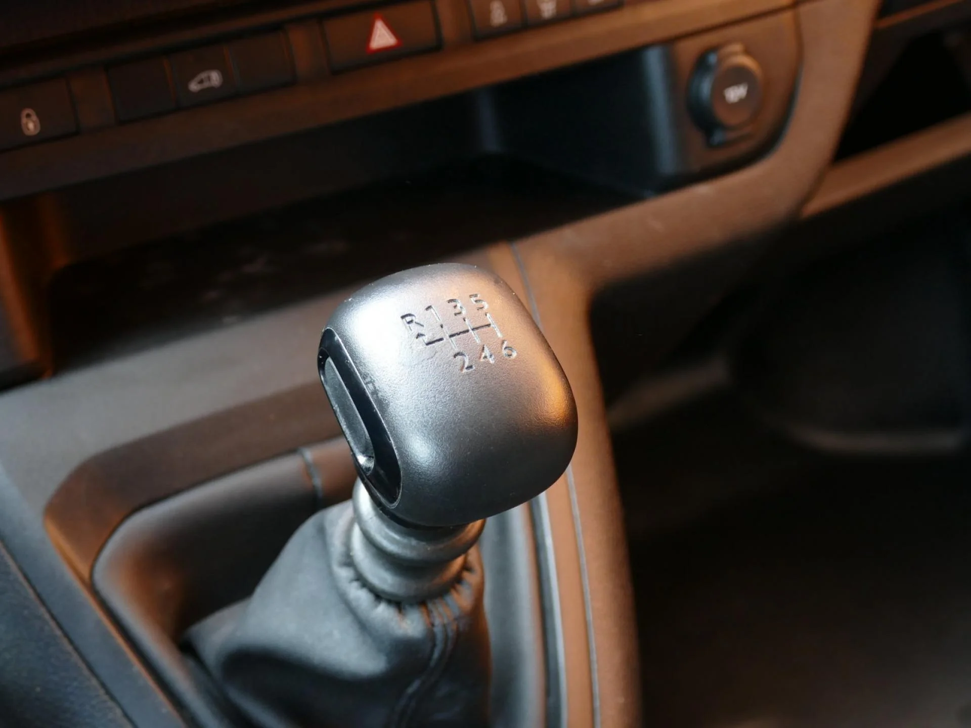 OPEL VIVARO - Miniature 18 sur 32 - Cliquer pour voir cette photo
